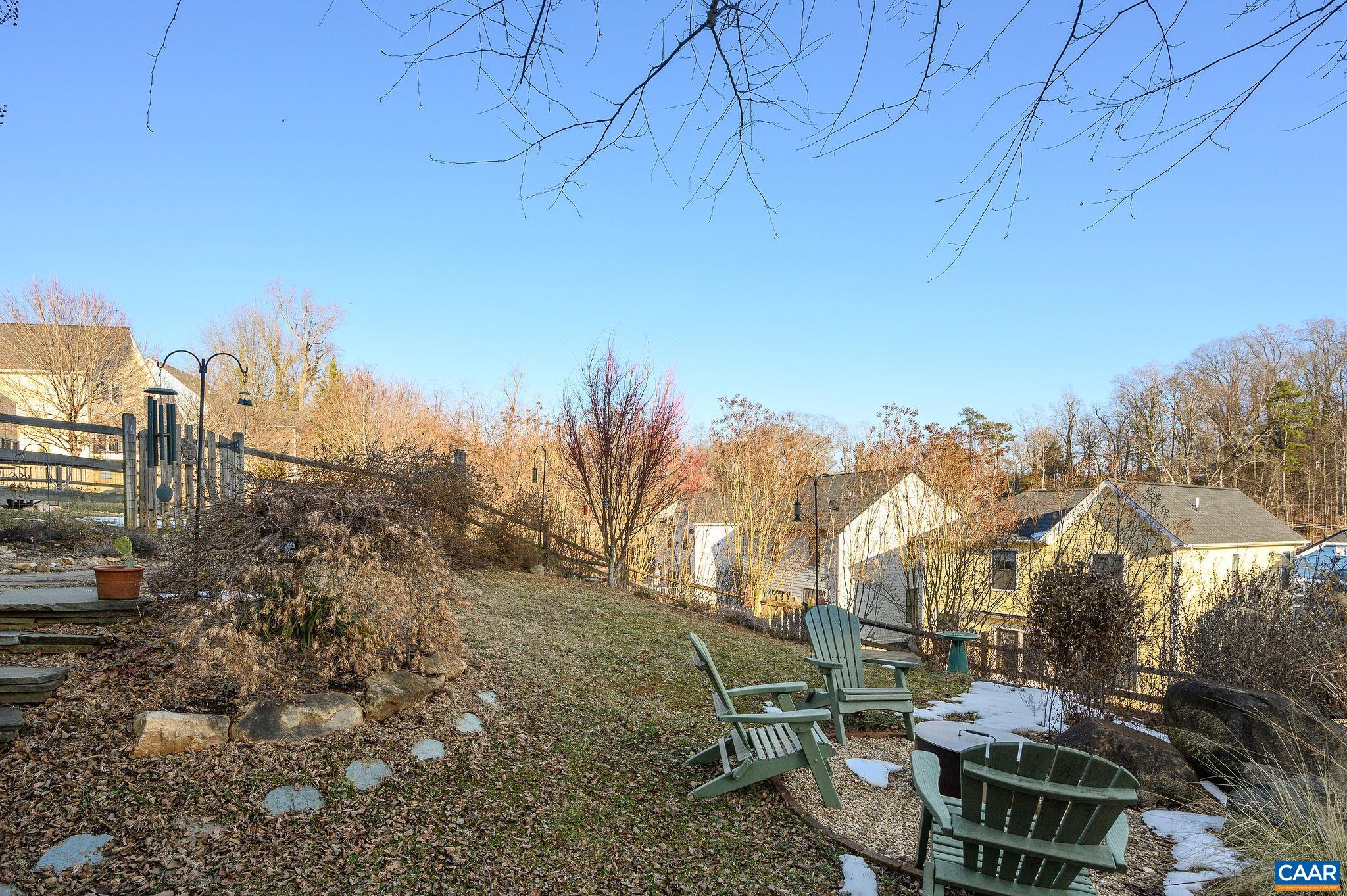 230 HUNTLEY AVE