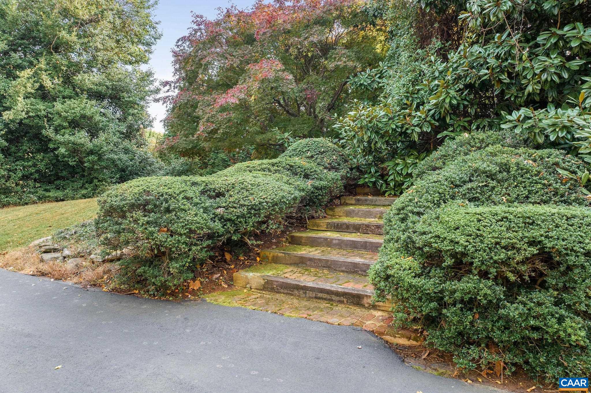 2418 NORTHFIELD RD