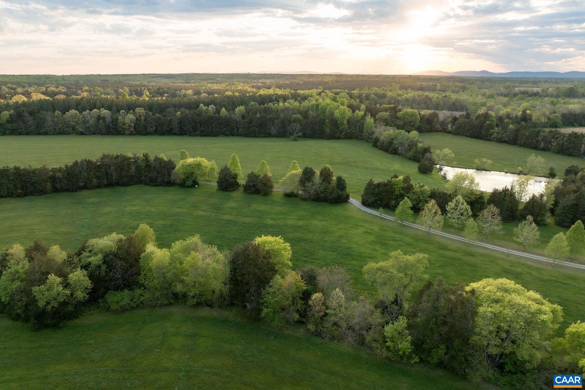 3535 E JACK JOUETT RD