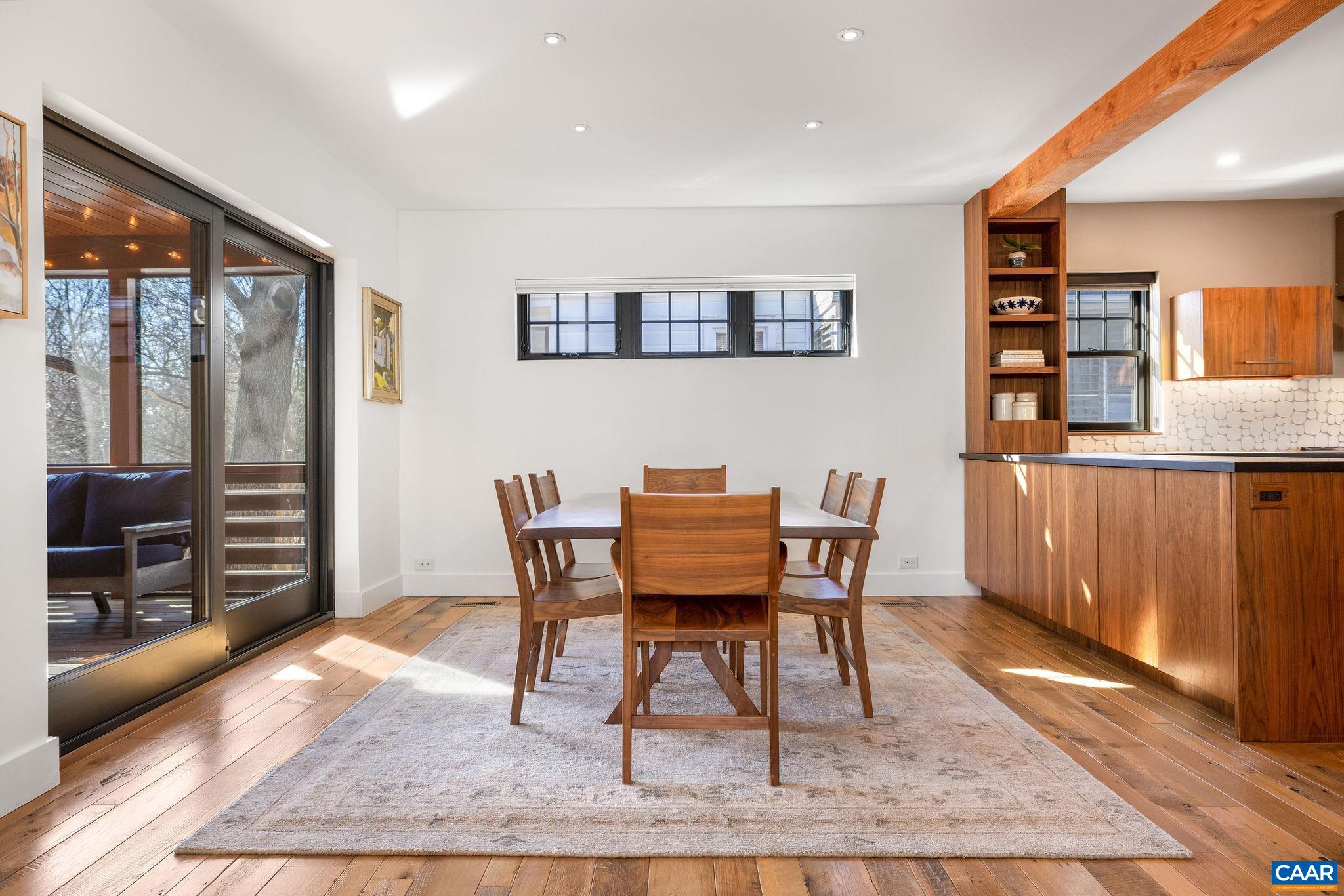748 LEXINGTON AVE