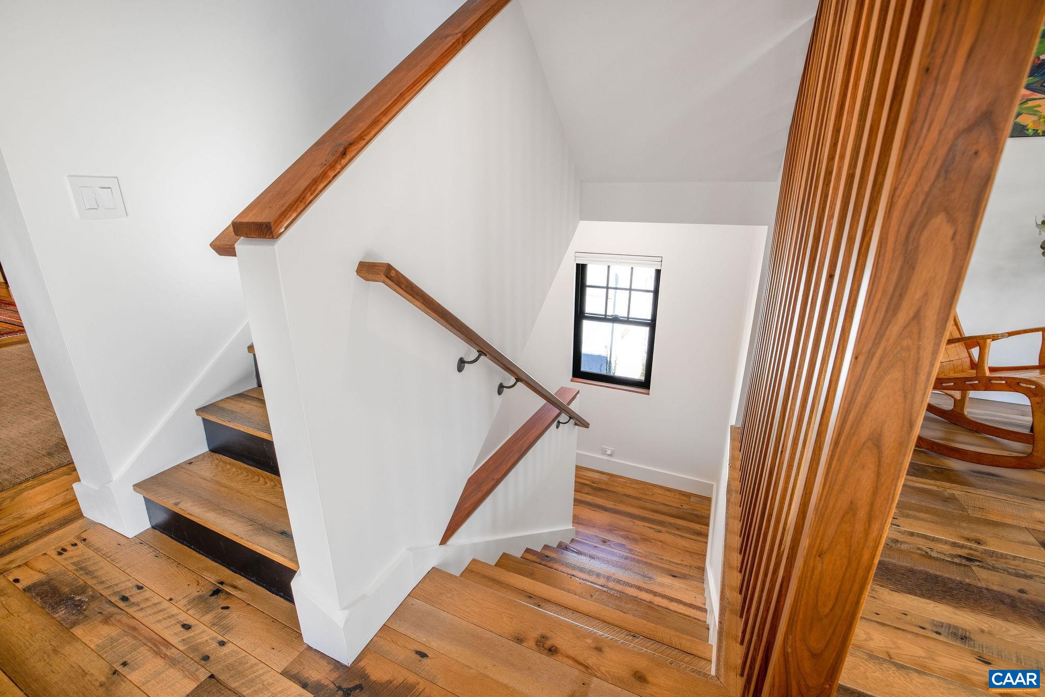 748 LEXINGTON AVE