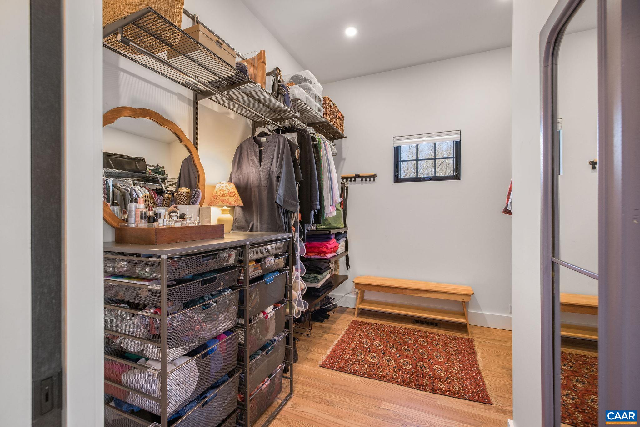 748 LEXINGTON AVE