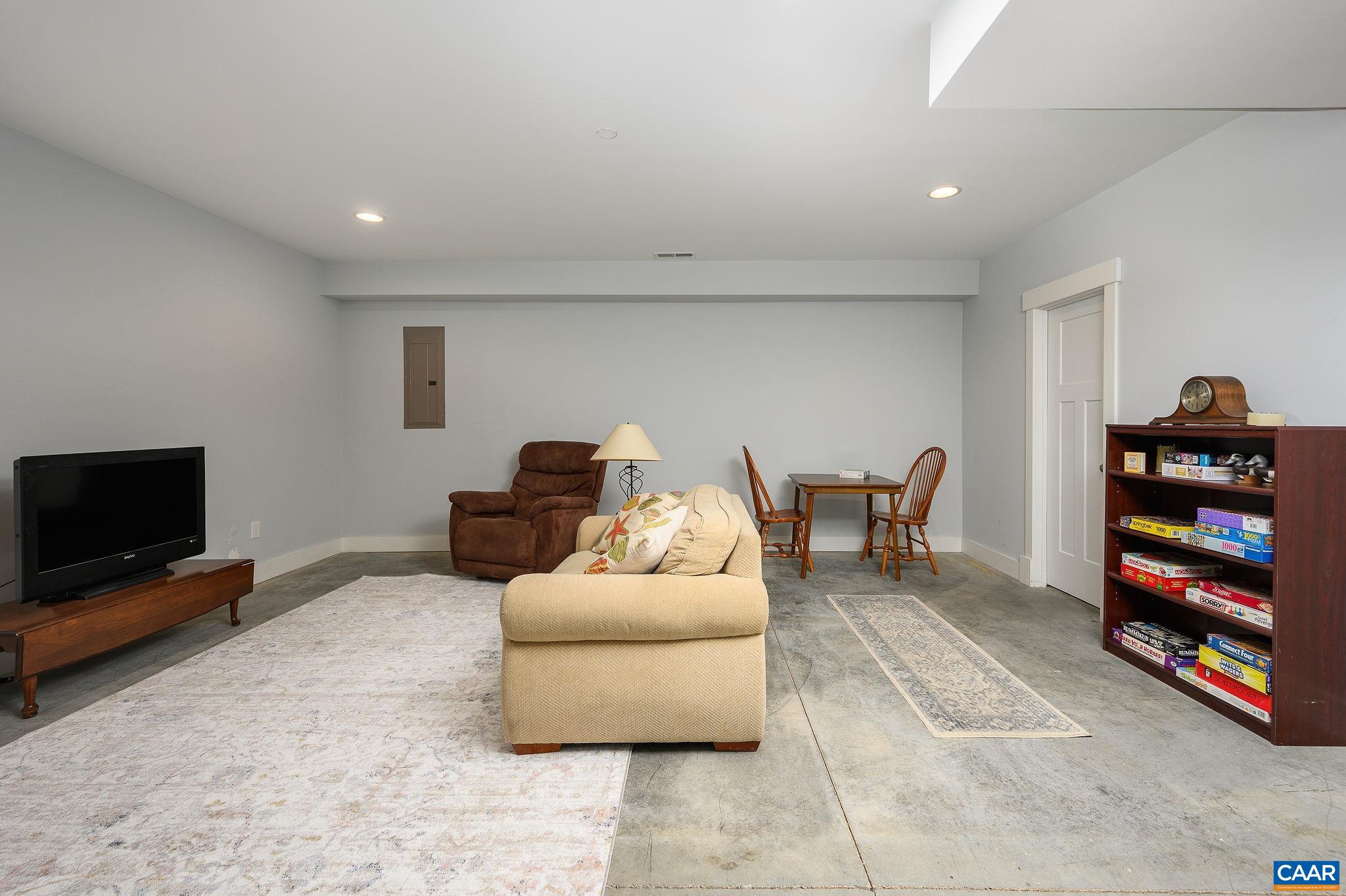 1101 KILLDEER LN