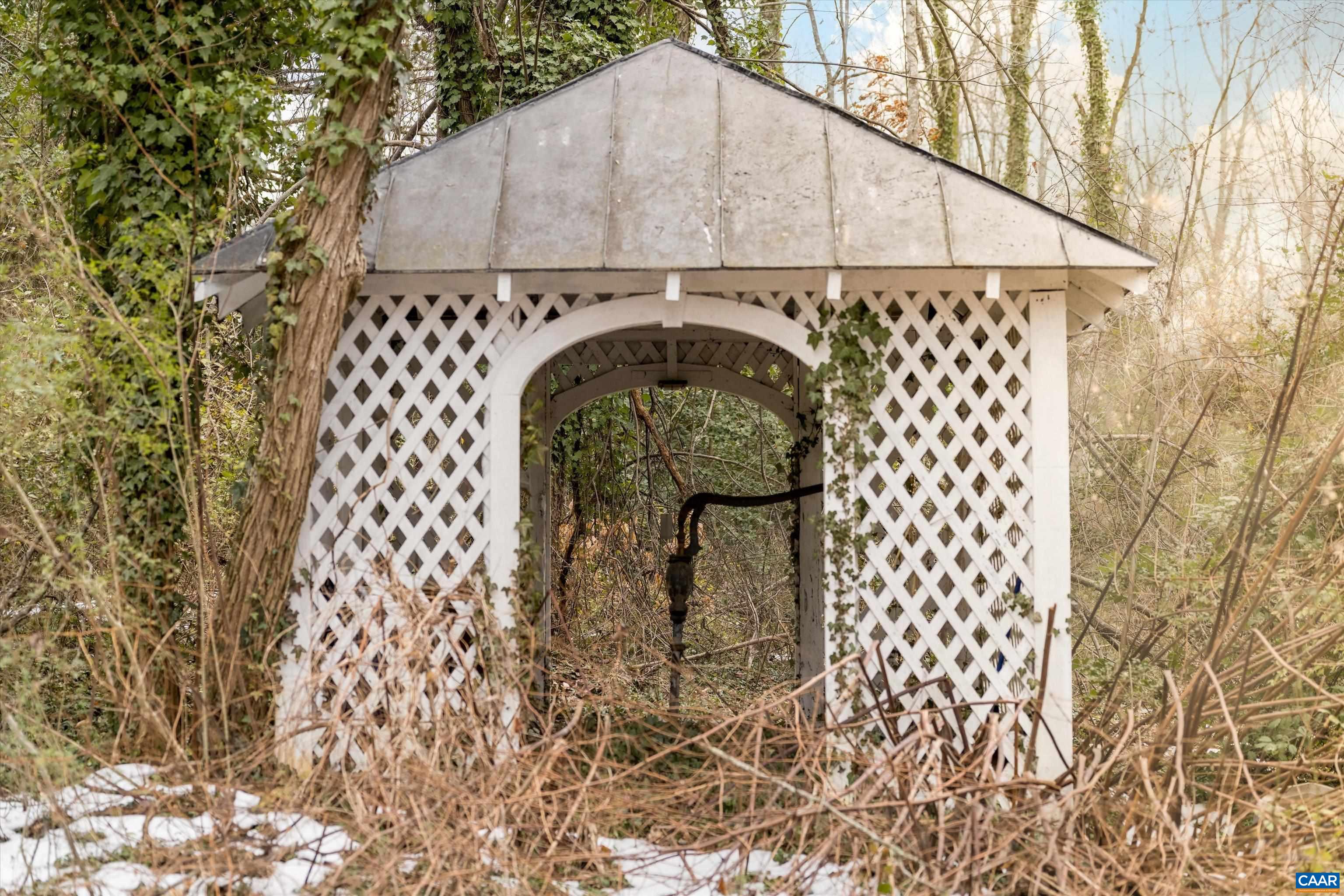 278 JAMES RIVER RD
