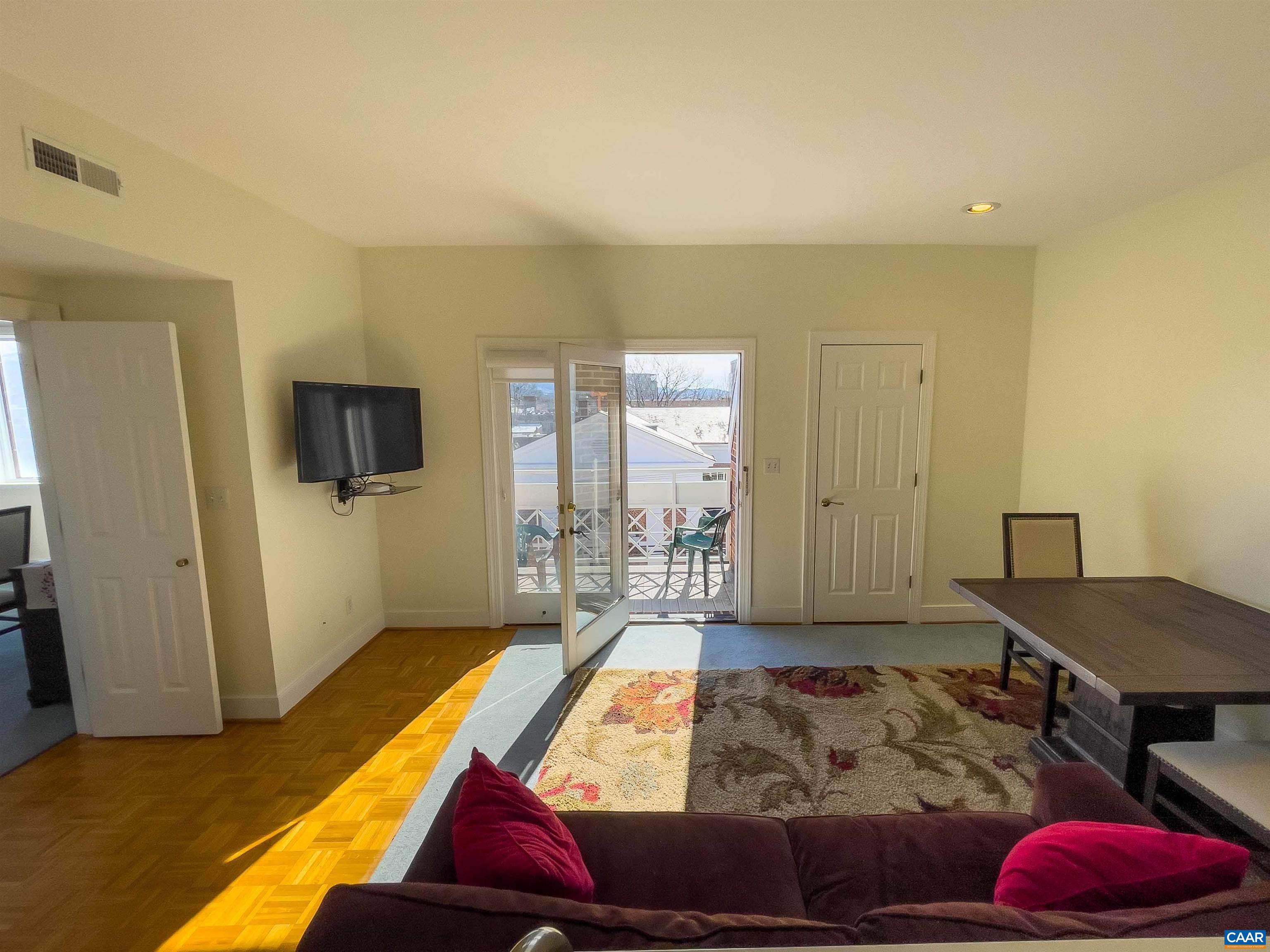 261 E JEFFERSON ST Unit: 31,32
