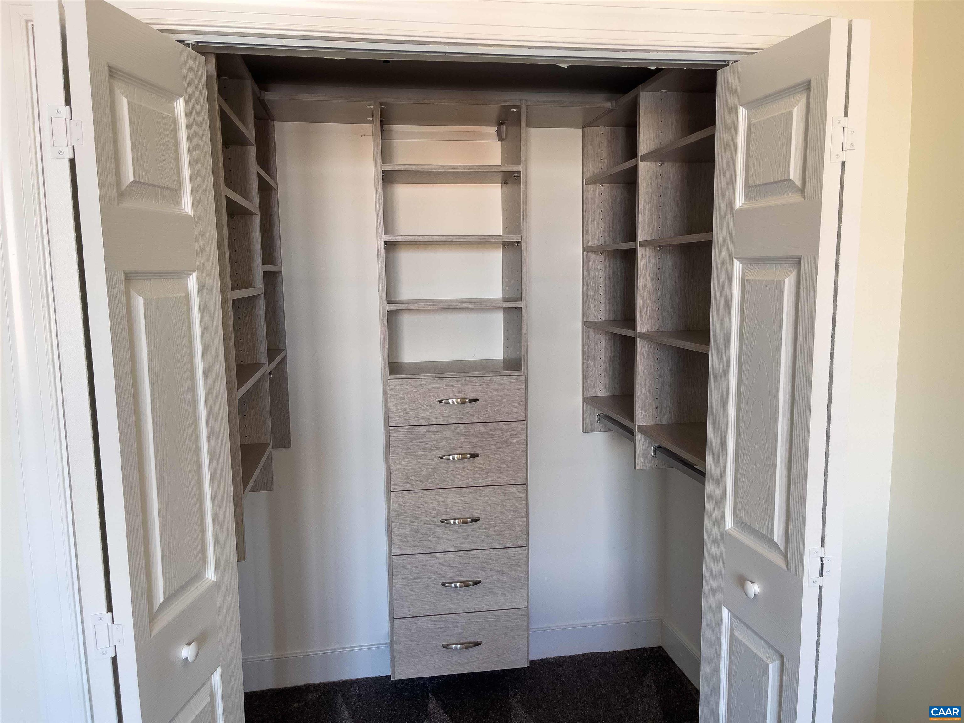 261 E JEFFERSON ST Unit: 31,32