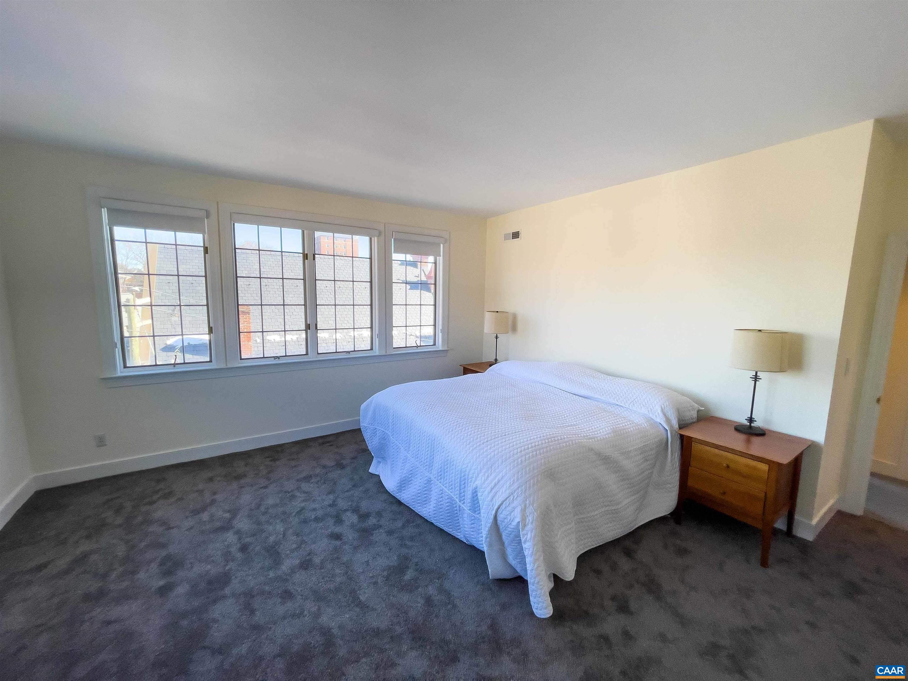 261 E JEFFERSON ST Unit: 31,32