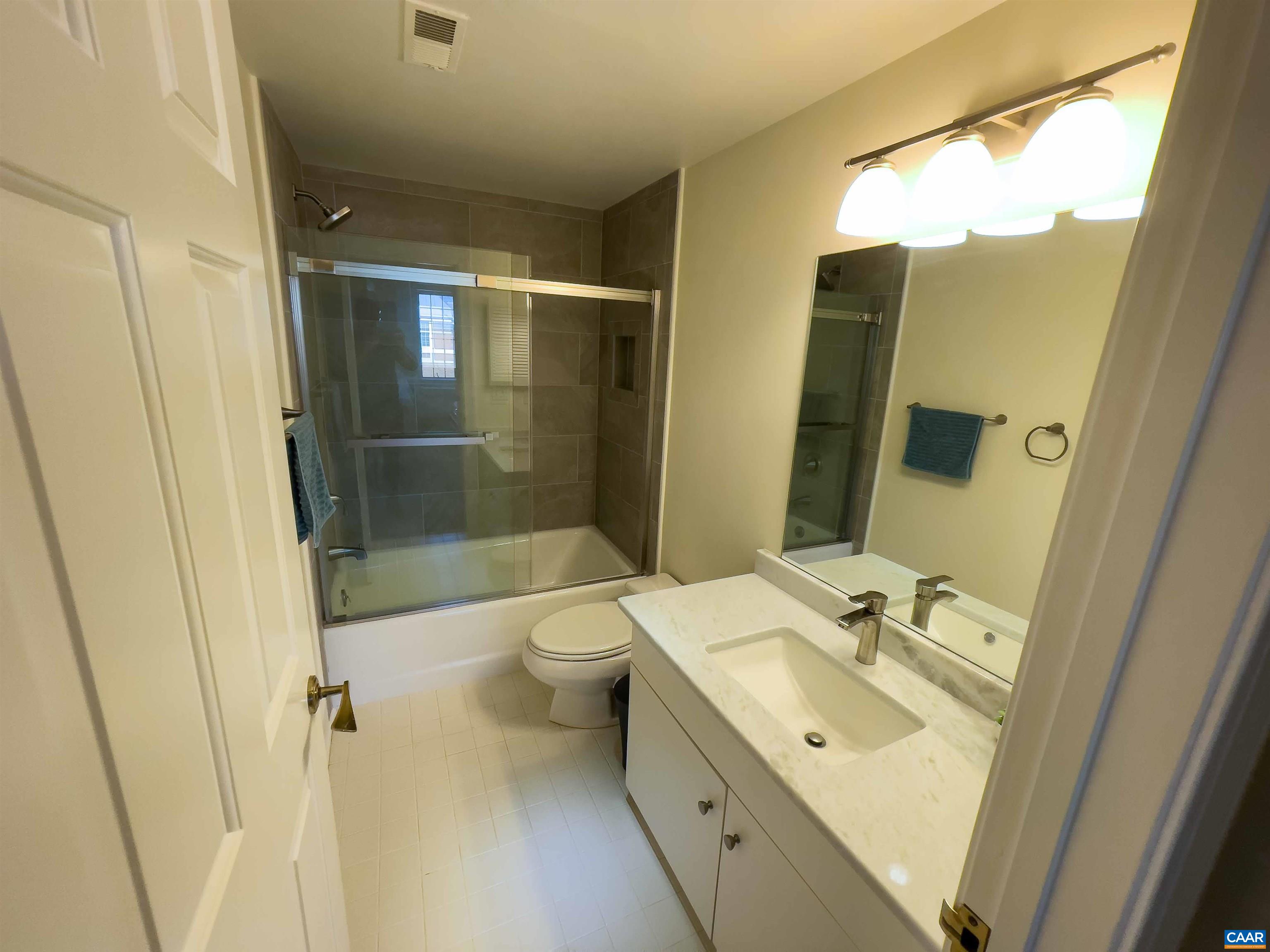 261 E JEFFERSON ST Unit: 31,32