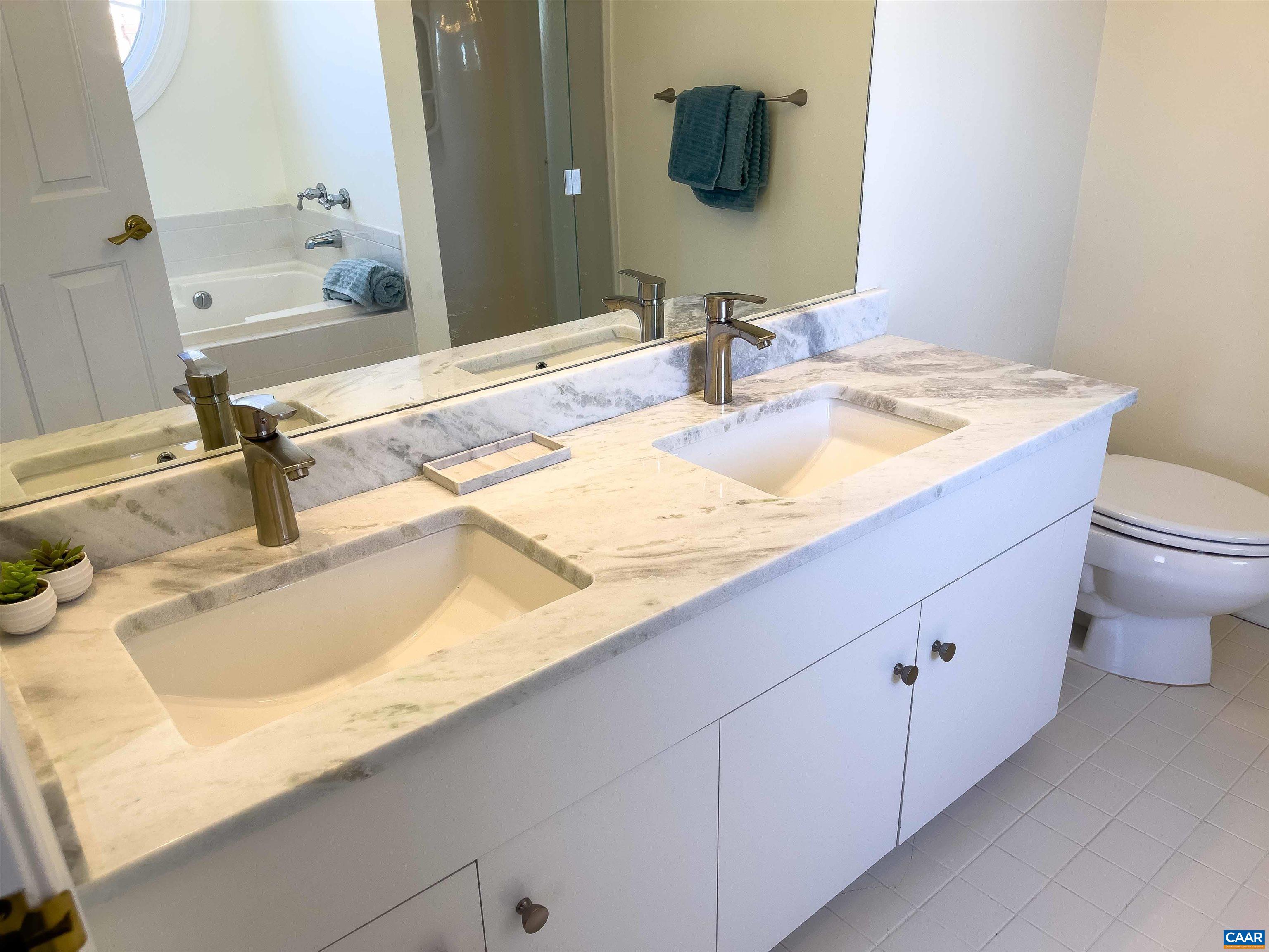 261 E JEFFERSON ST Unit: 31,32
