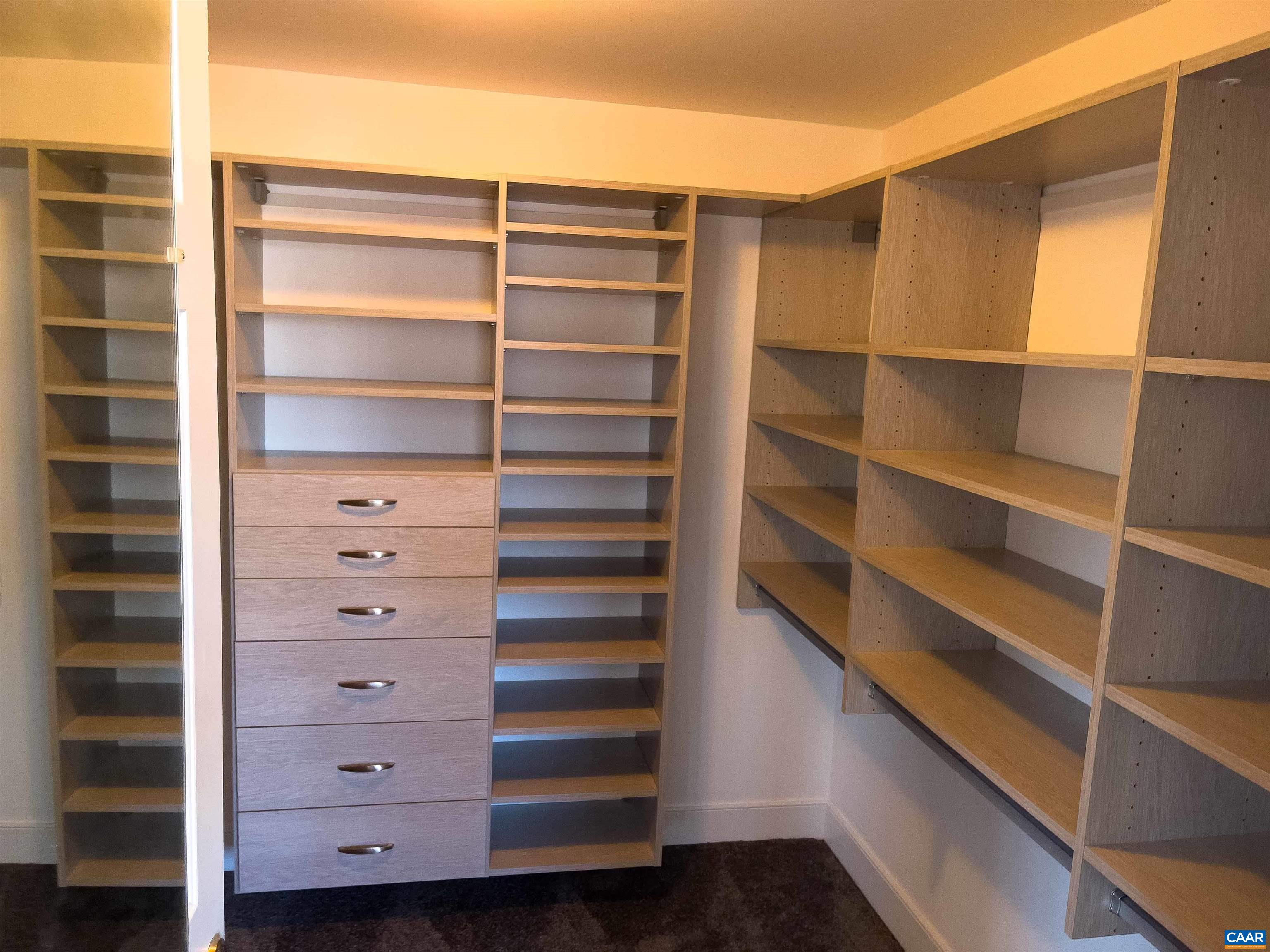 261 E JEFFERSON ST Unit: 31,32