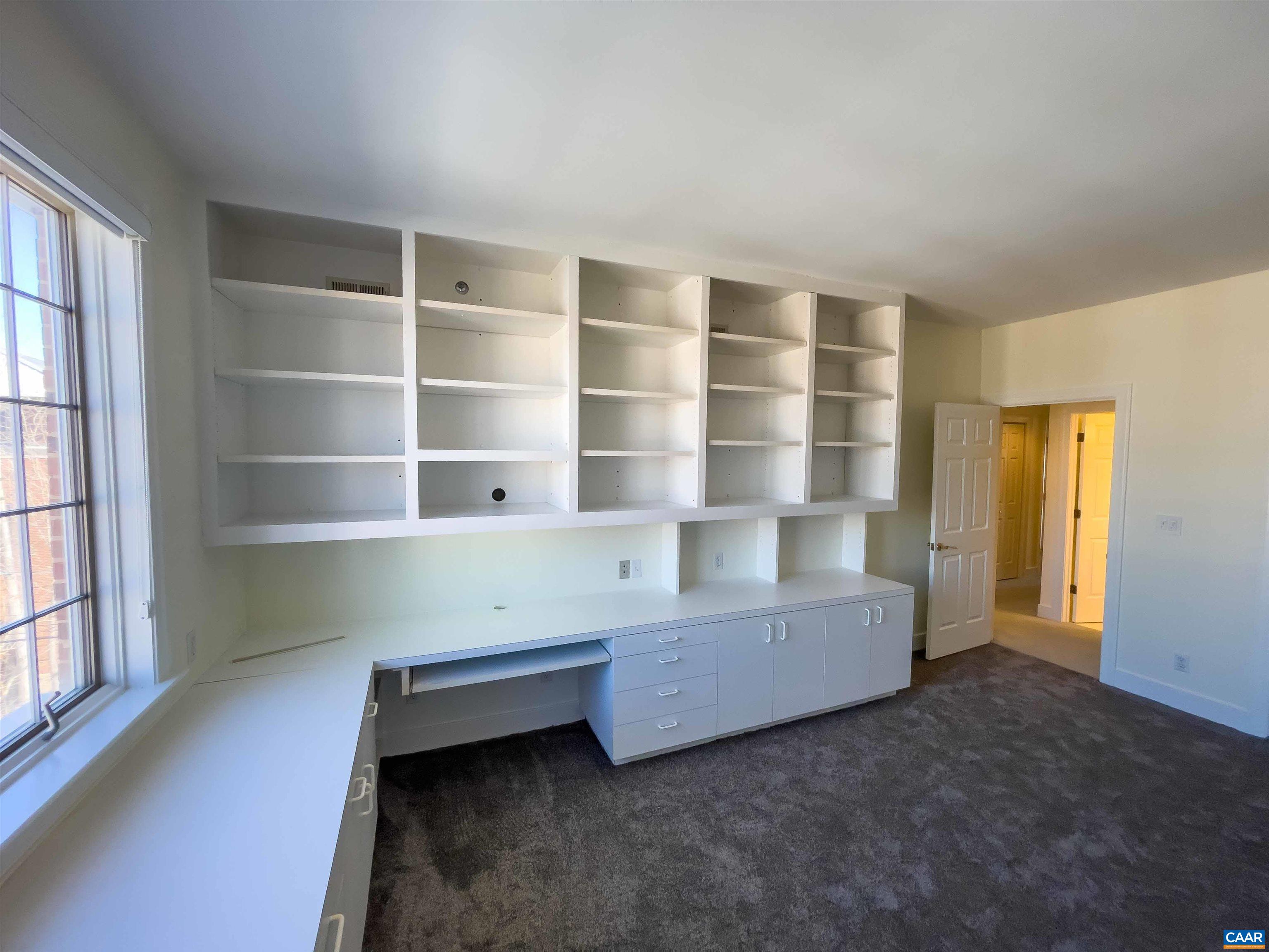 261 E JEFFERSON ST Unit: 31,32