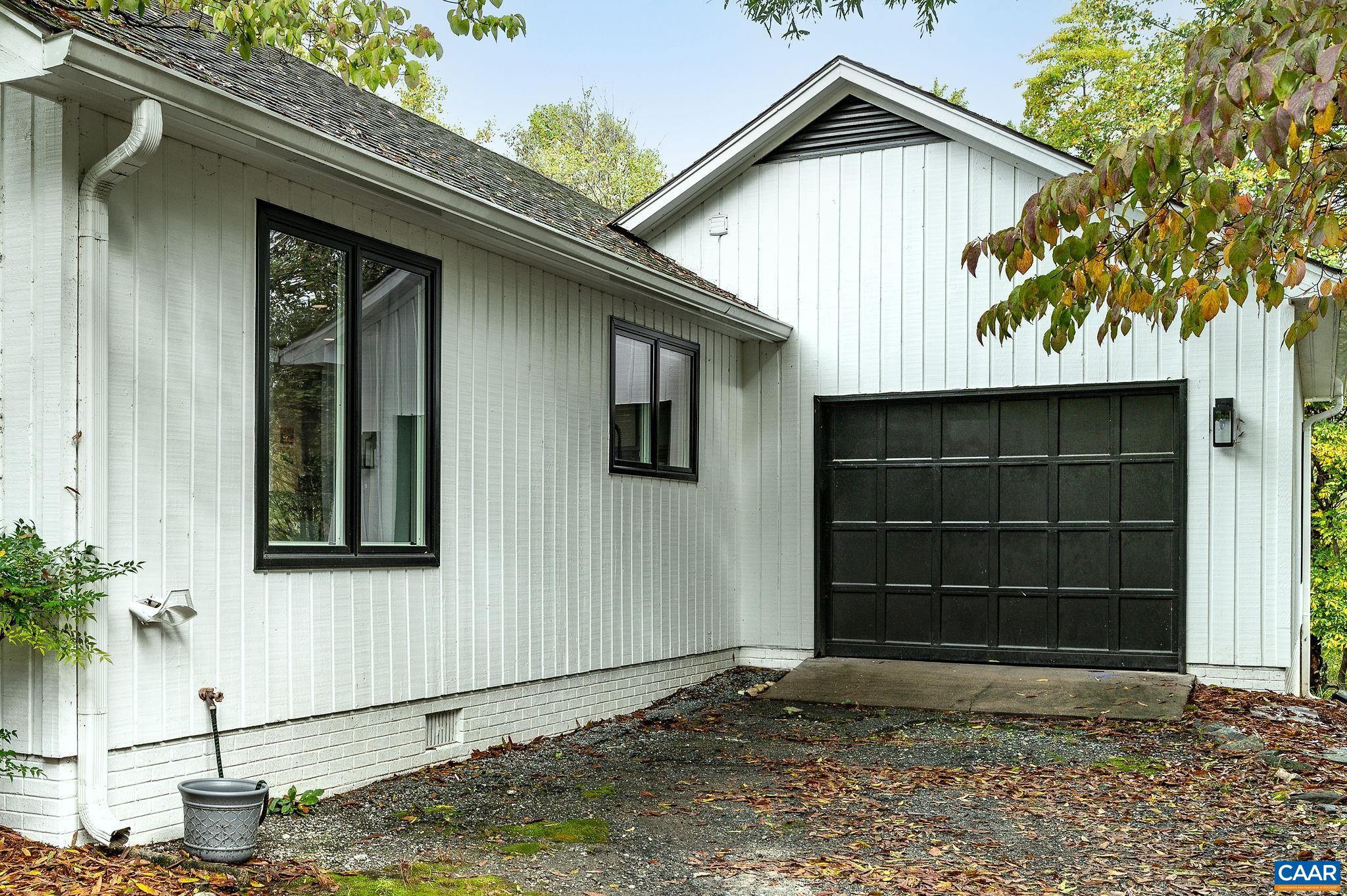 2795 PEA RIDGE RD
