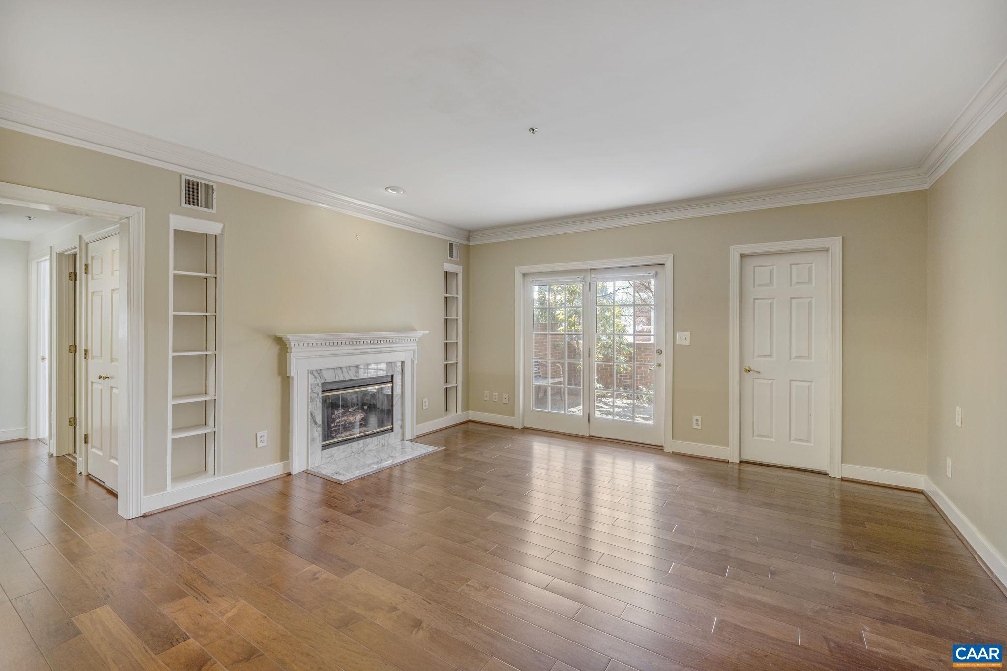 243 E JEFFERSON ST Unit: 22