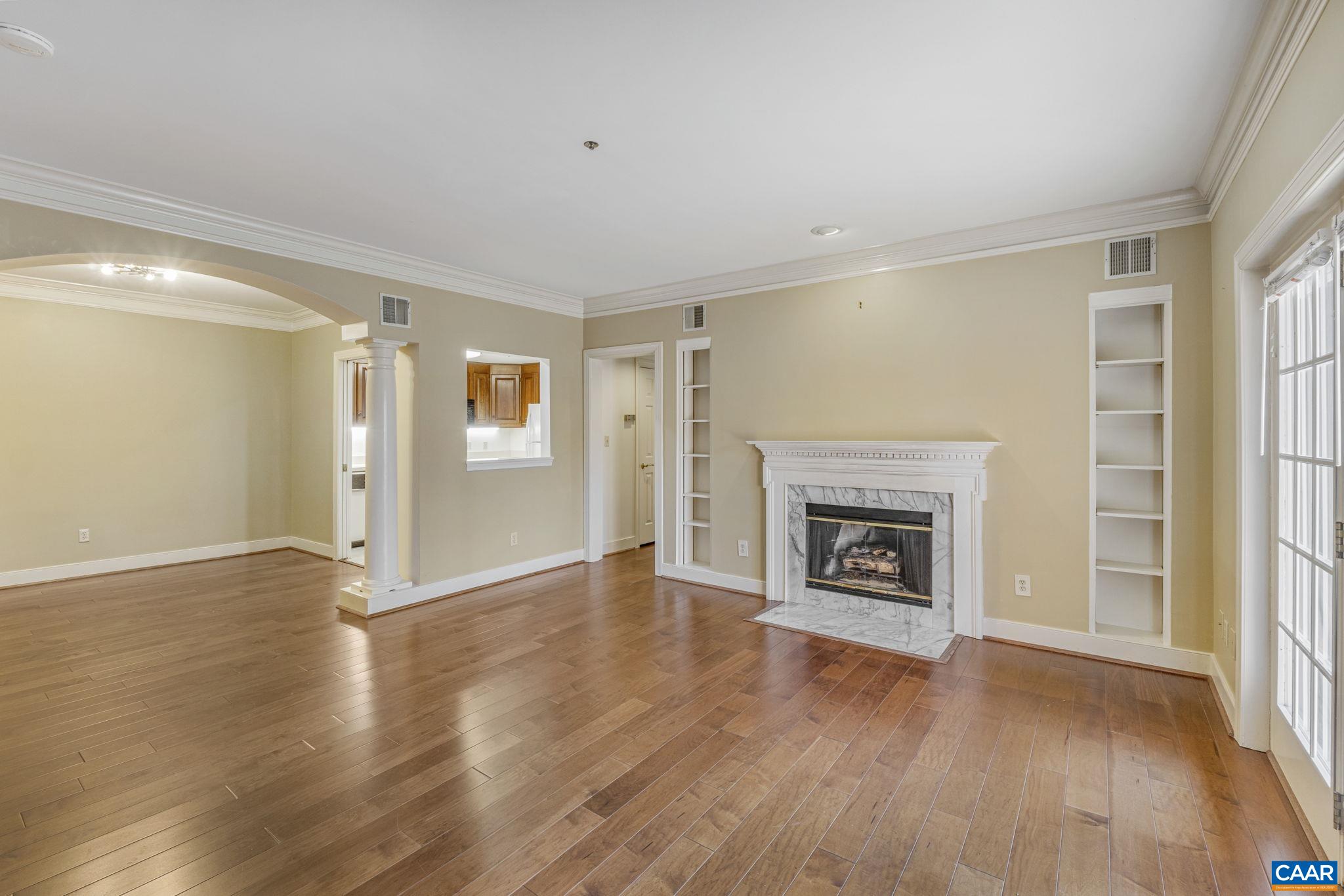 243 E JEFFERSON ST Unit: 22