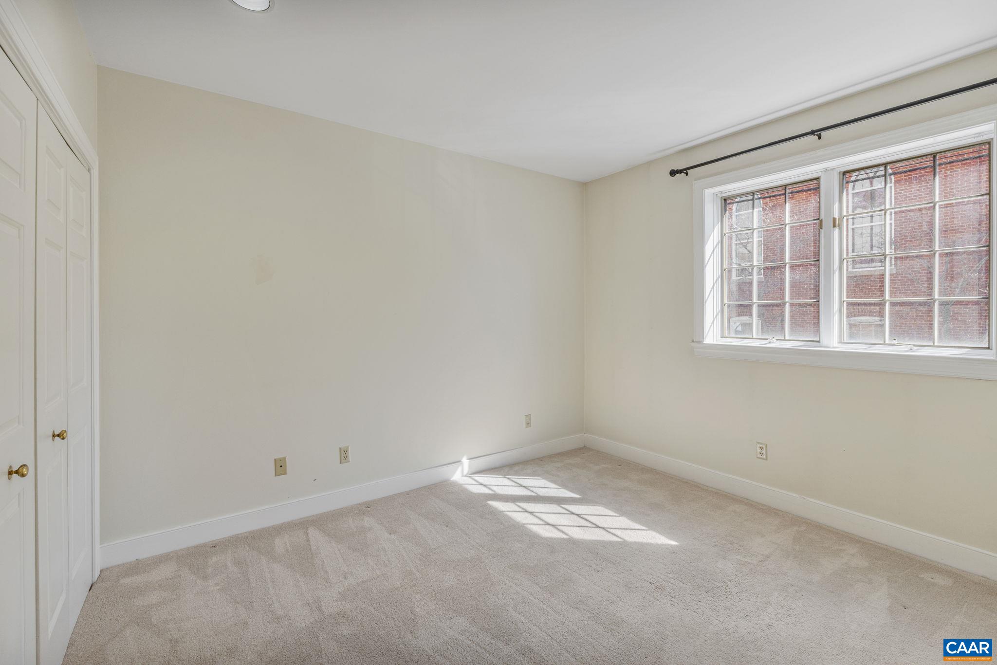 243 E JEFFERSON ST Unit: 22