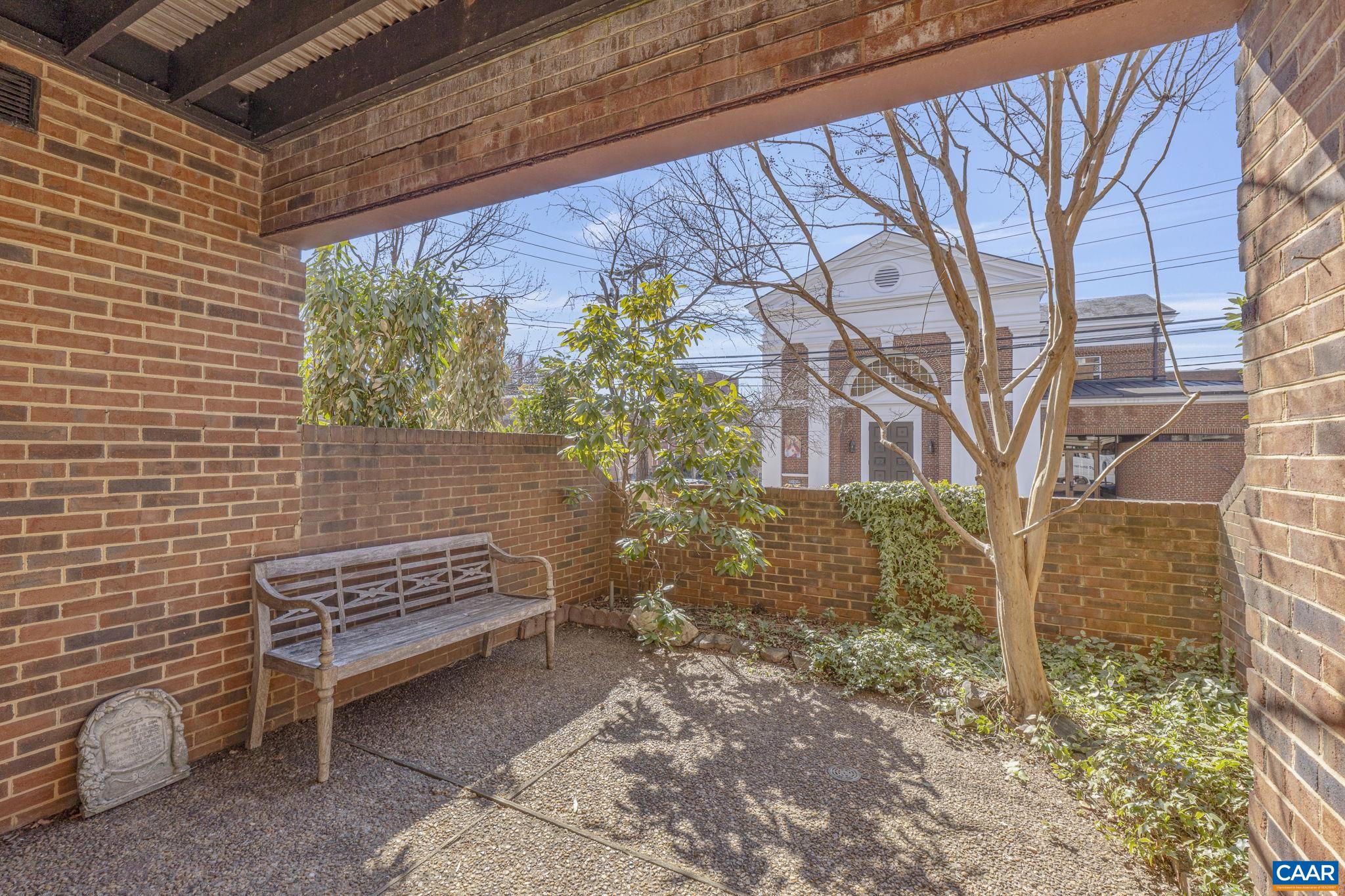 243 E JEFFERSON ST Unit: 22