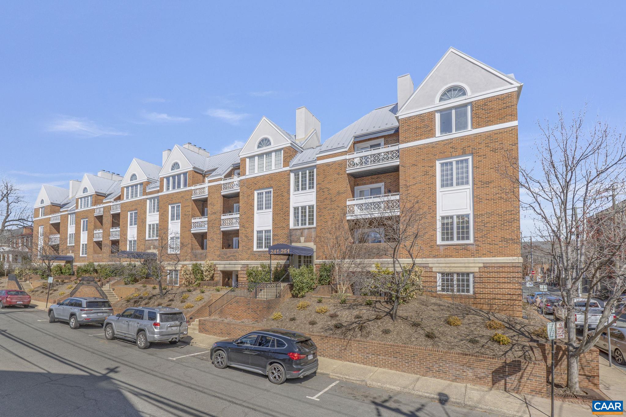 243 E JEFFERSON ST Unit: 22