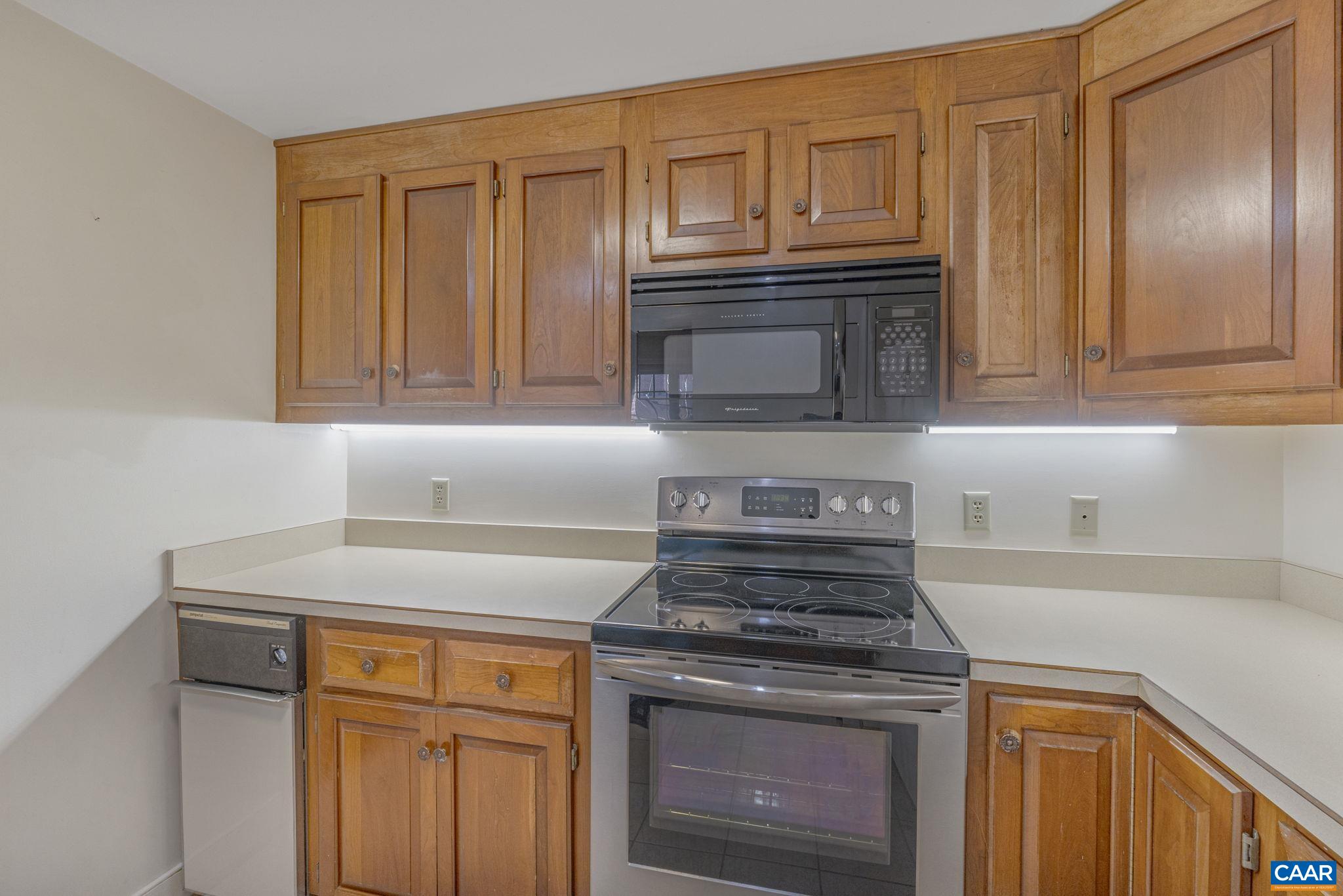 243 E JEFFERSON ST Unit: 22