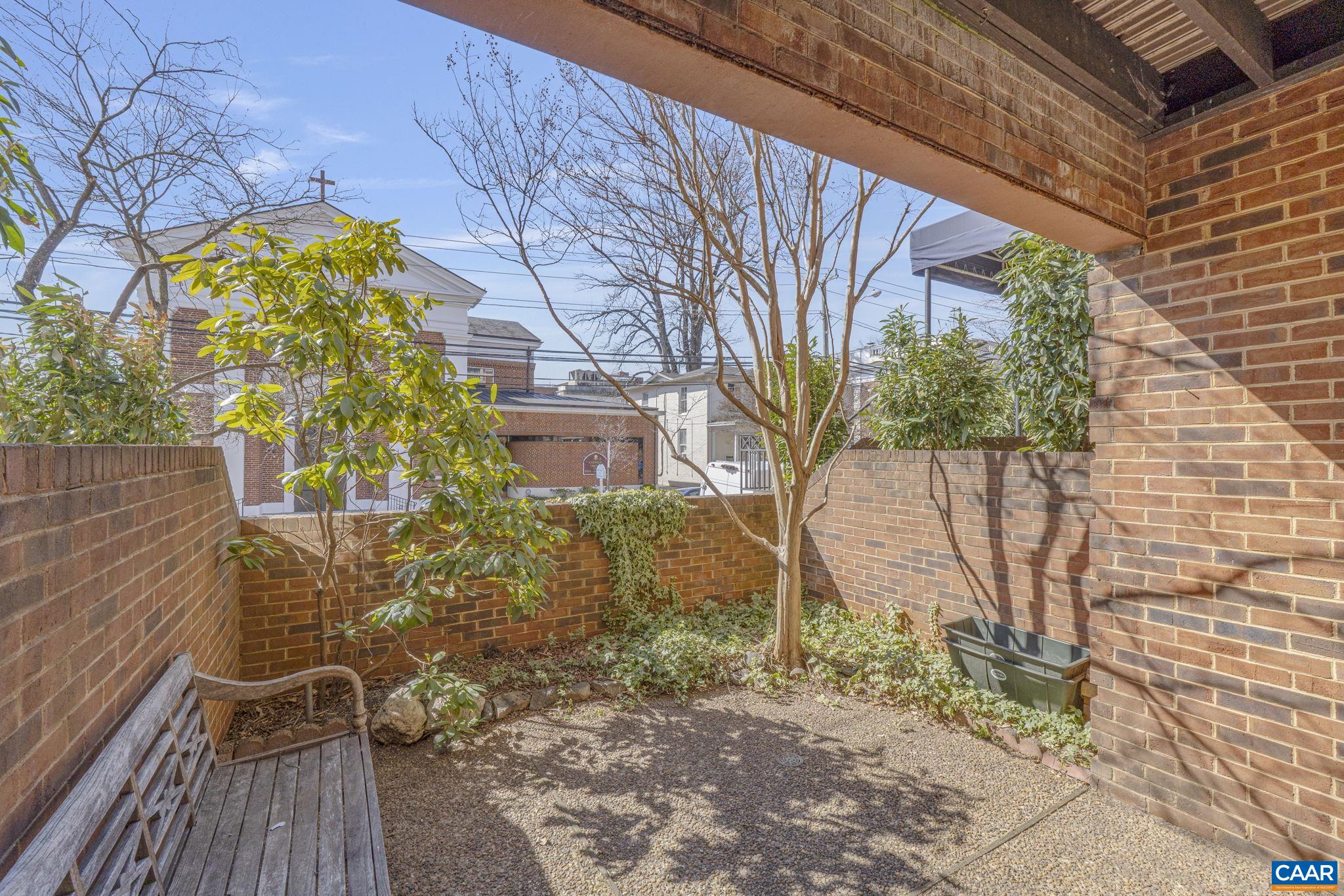 243 E JEFFERSON ST Unit: 22