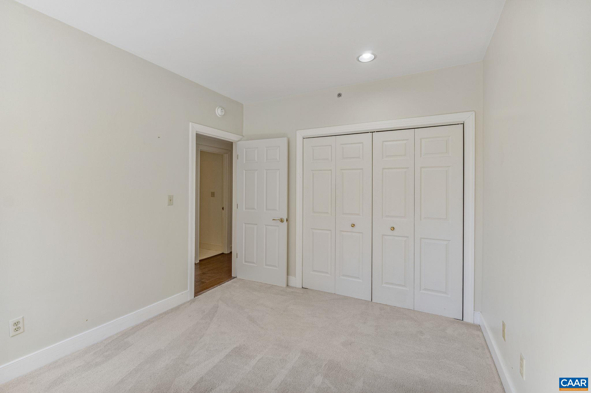 243 E JEFFERSON ST Unit: 22