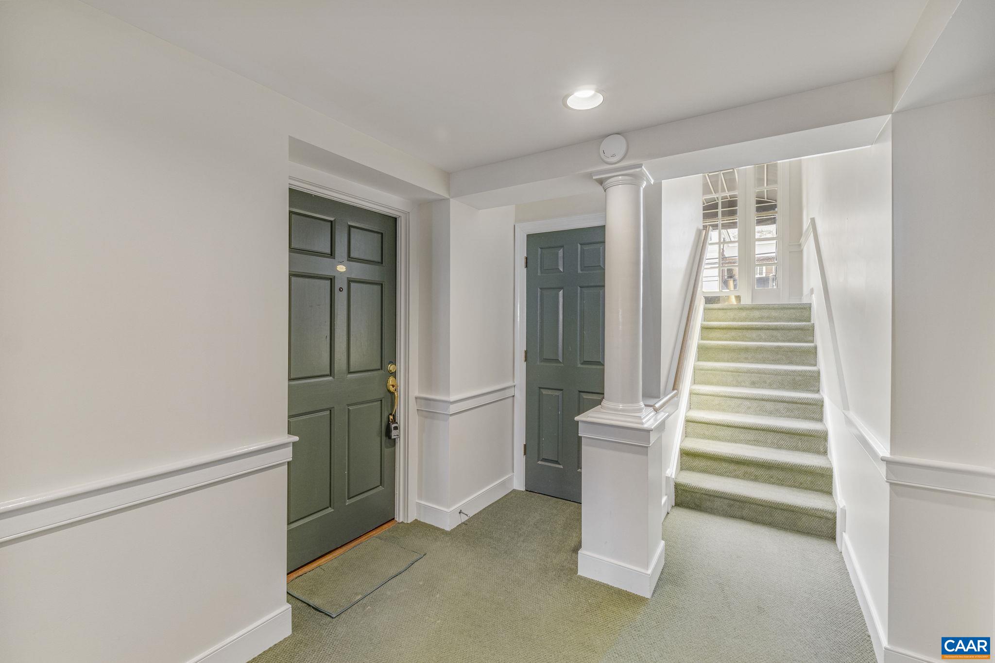 243 E JEFFERSON ST Unit: 22