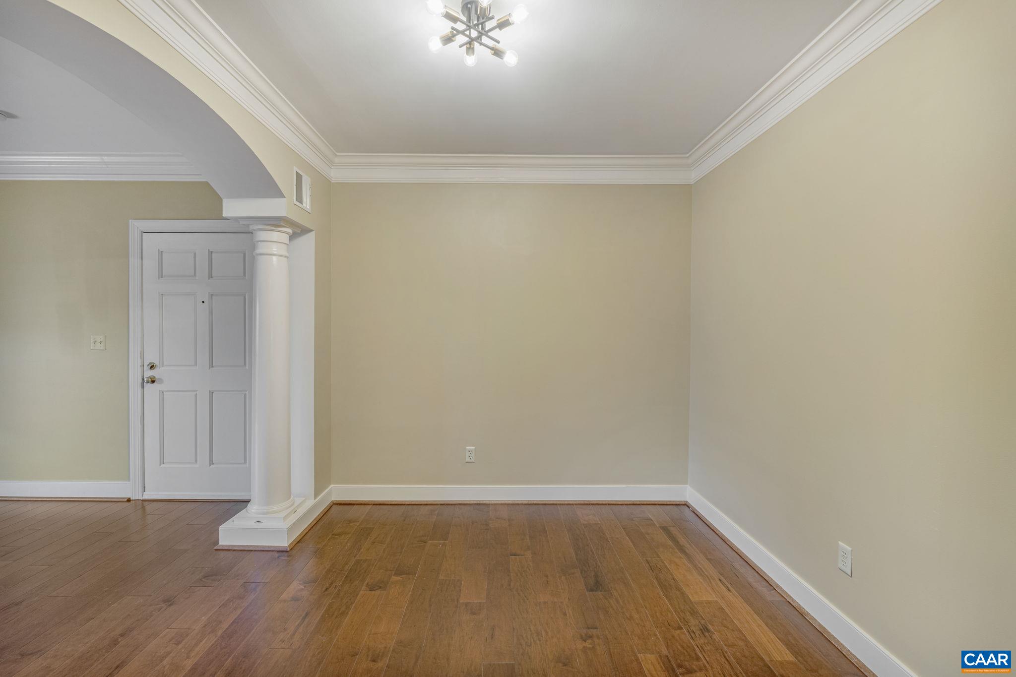 243 E JEFFERSON ST Unit: 22