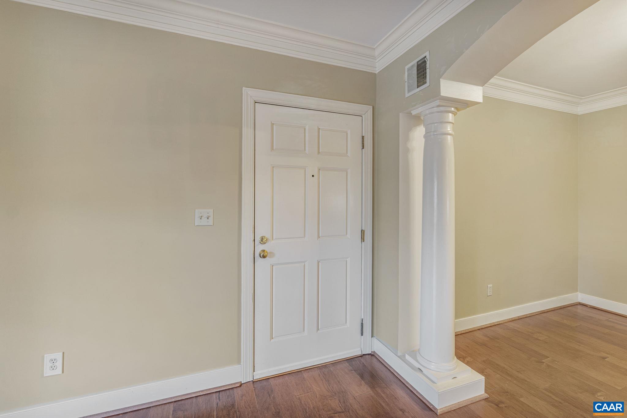 243 E JEFFERSON ST Unit: 22
