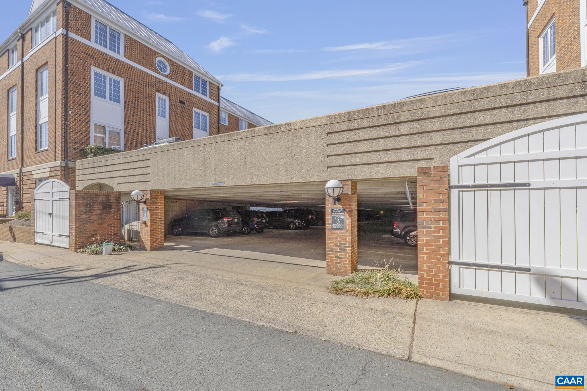 243 E JEFFERSON ST Unit: 22