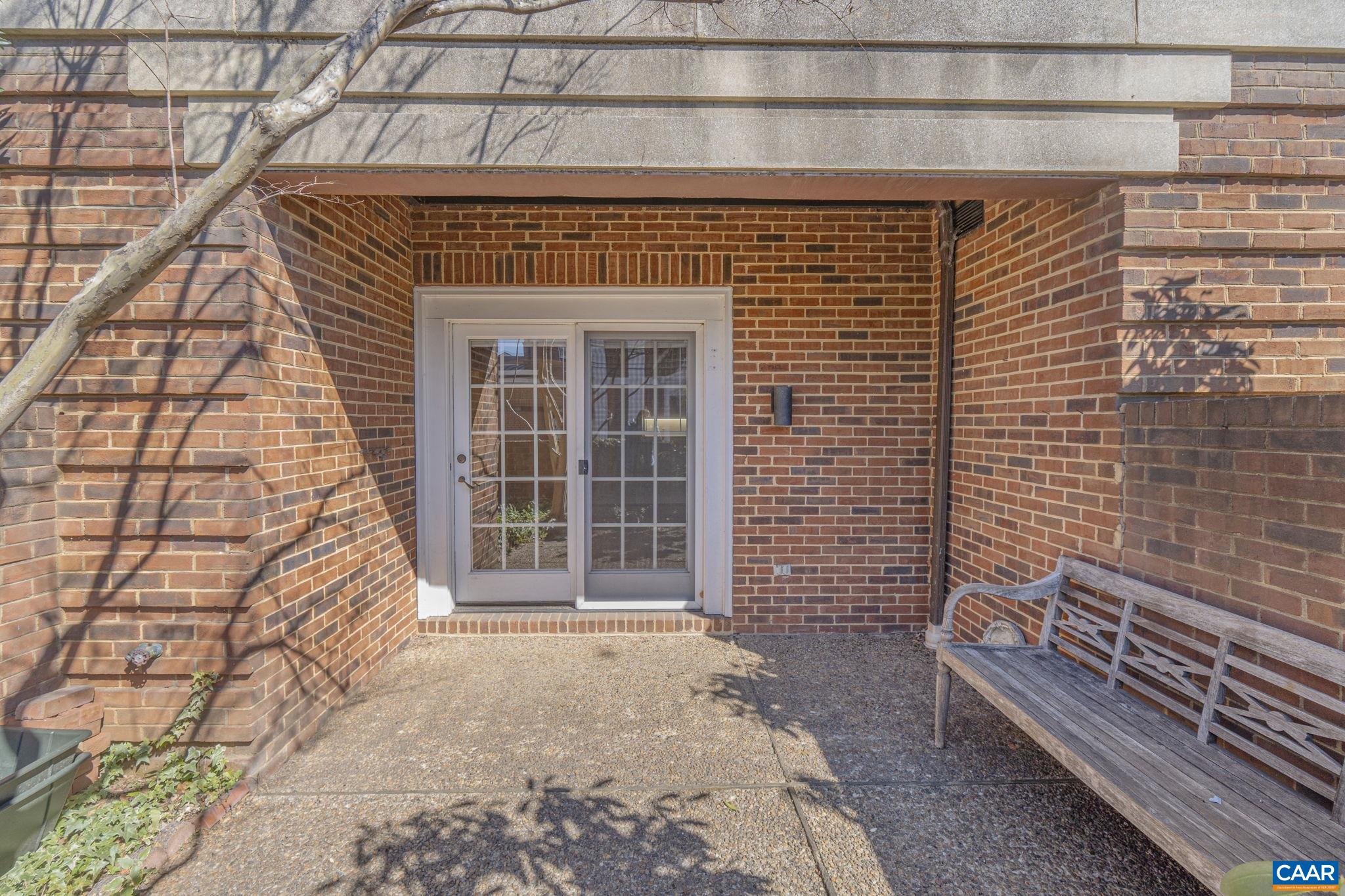 243 E JEFFERSON ST Unit: 22