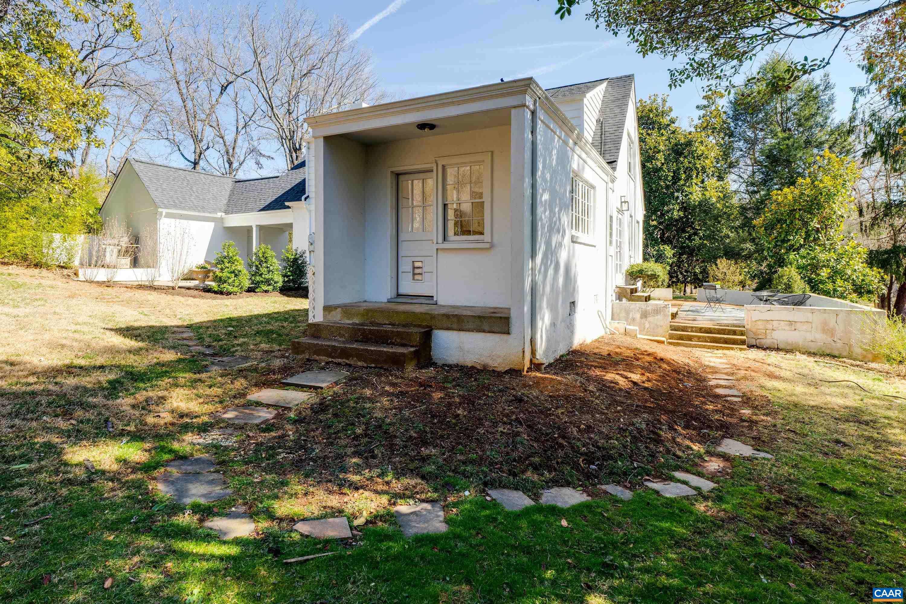 12 OLD FARM RD