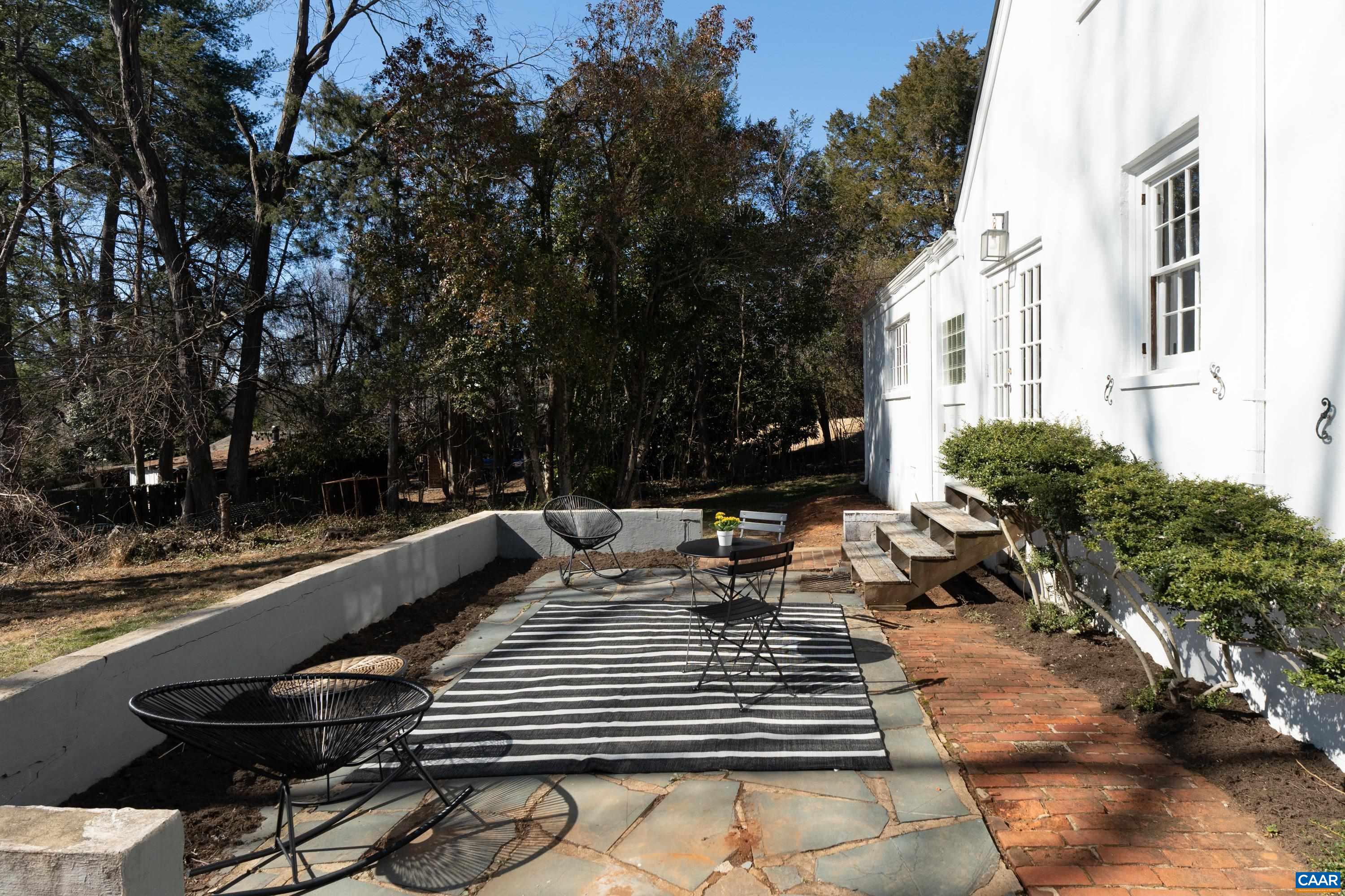 12 OLD FARM RD