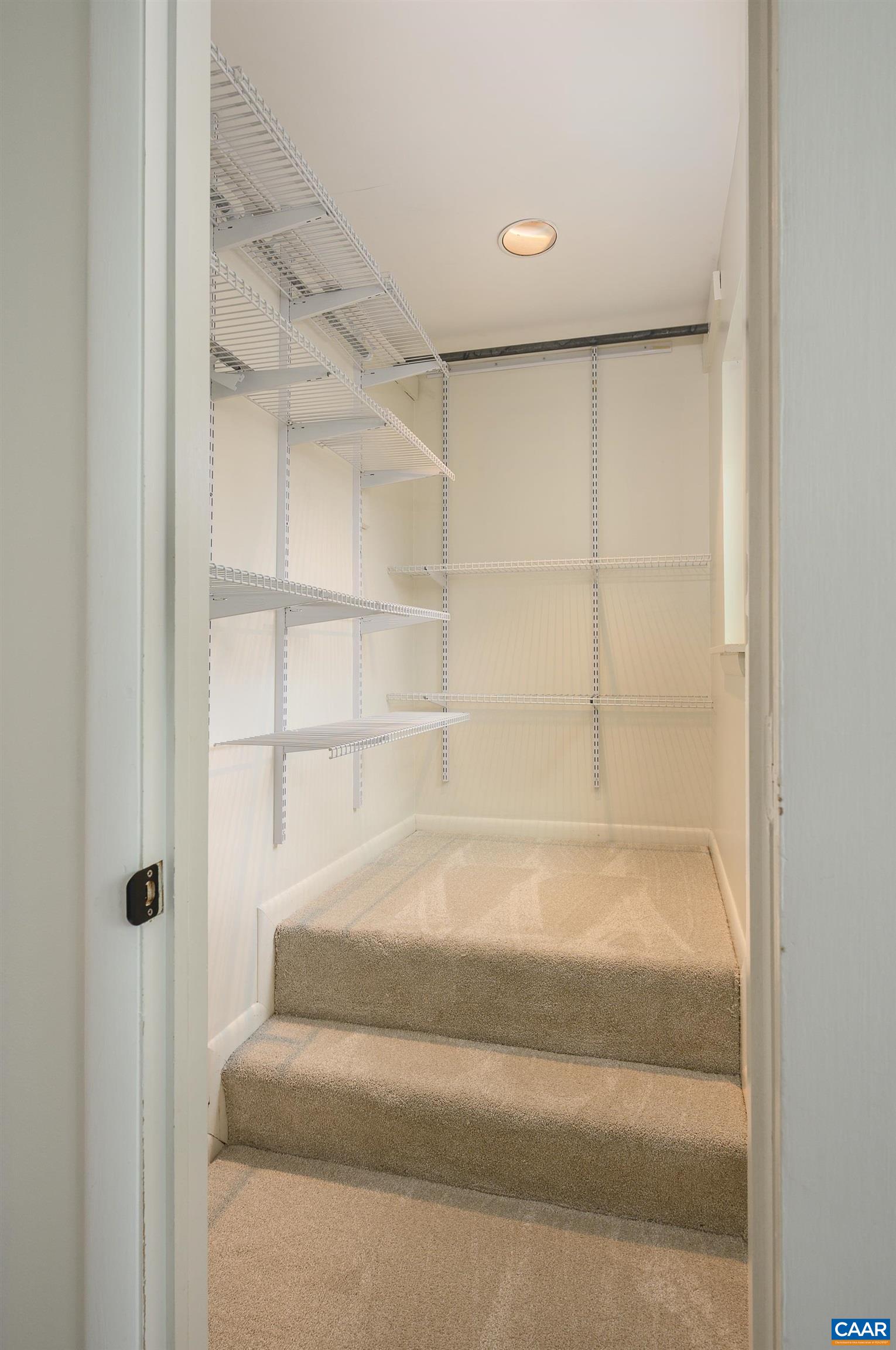 1207 CHATHAM RDG