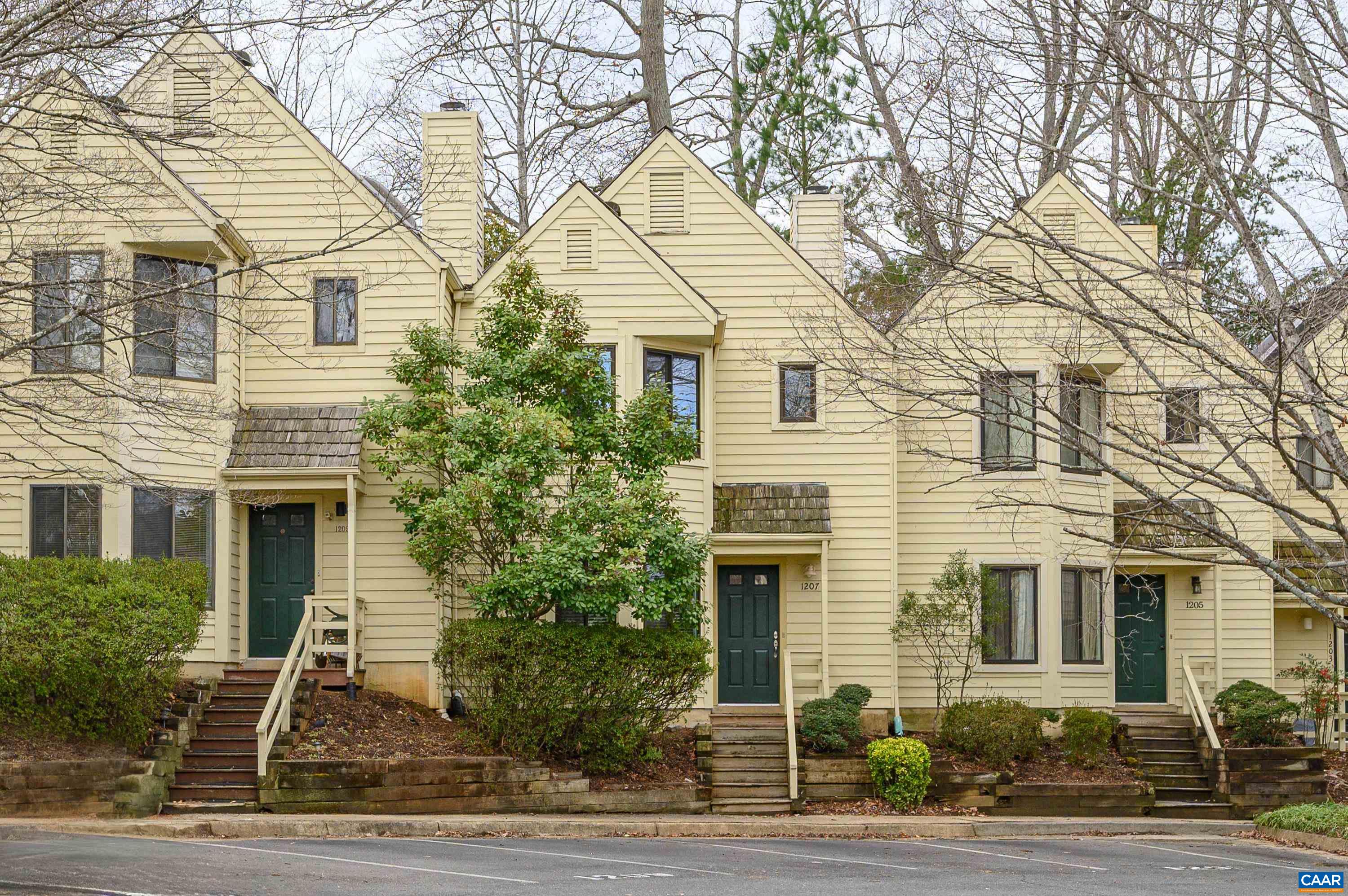 1207 CHATHAM RDG