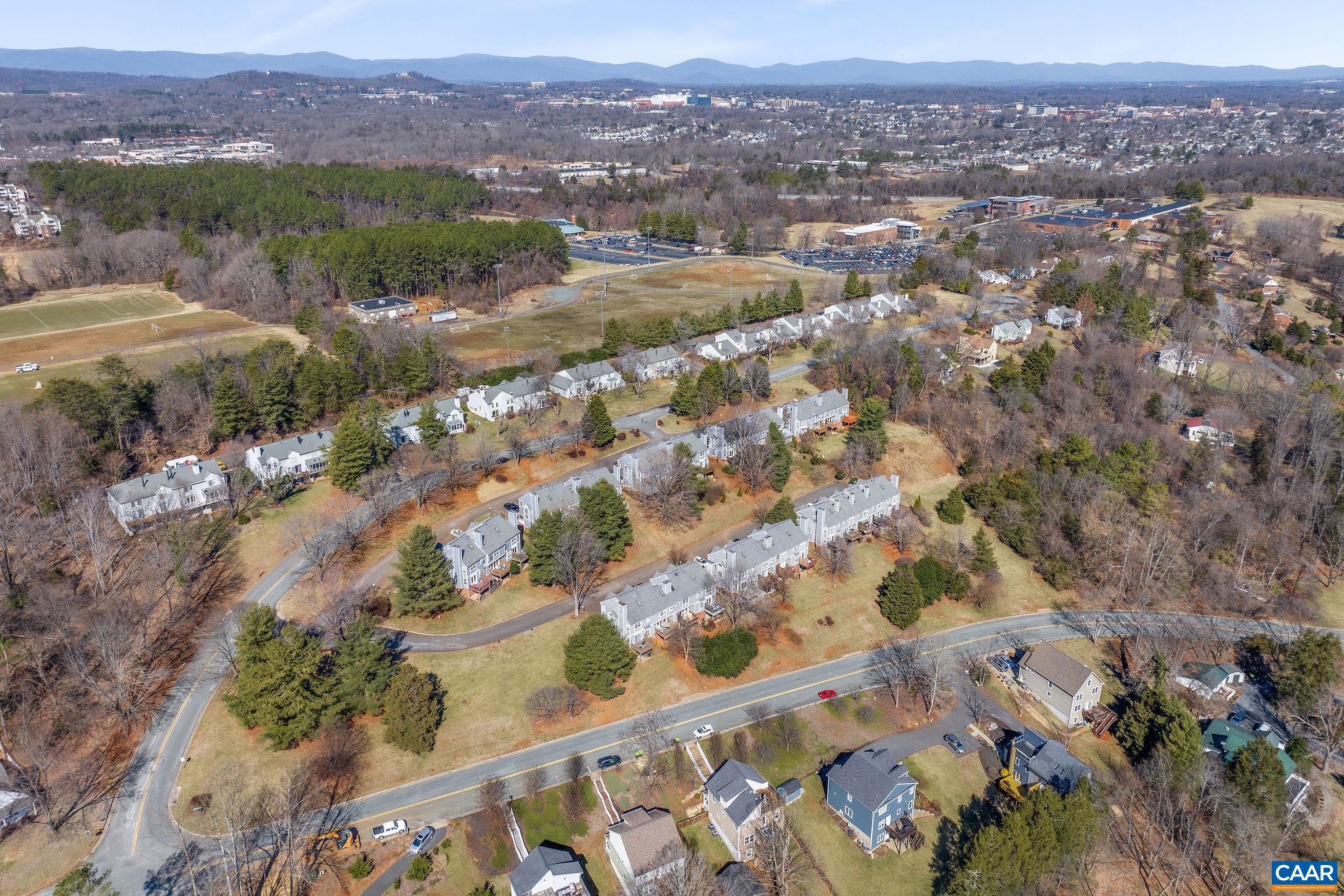 431 MAPLE VIEW CT