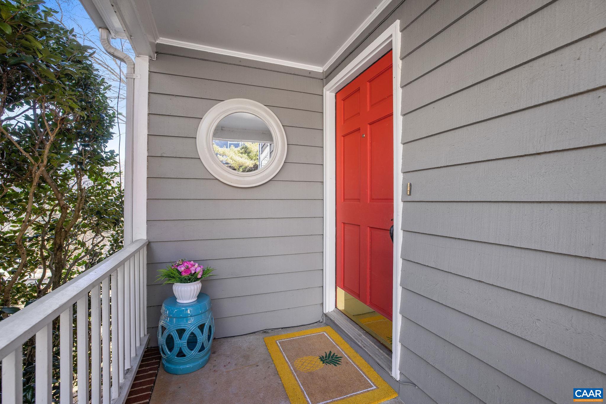 431 MAPLE VIEW CT