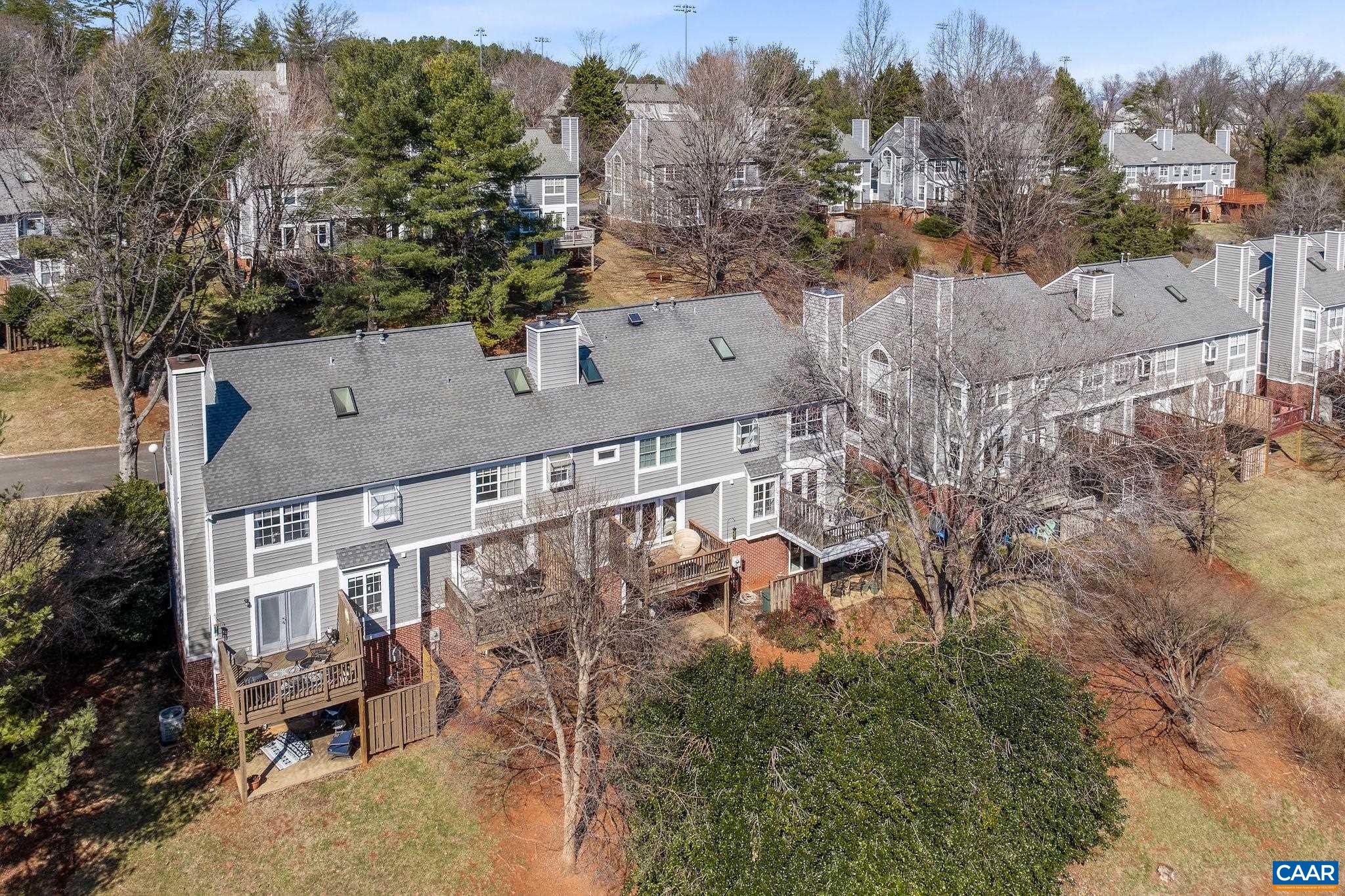 431 MAPLE VIEW CT