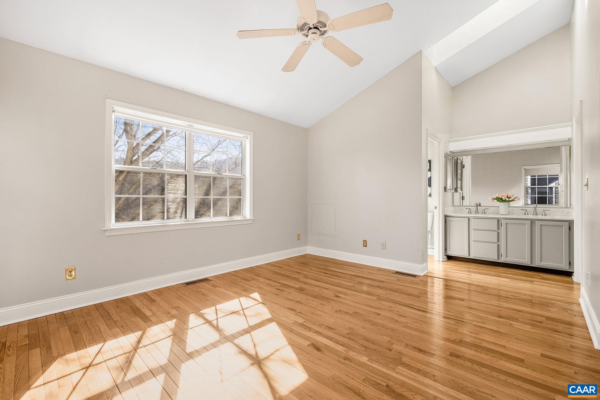 431 MAPLE VIEW CT