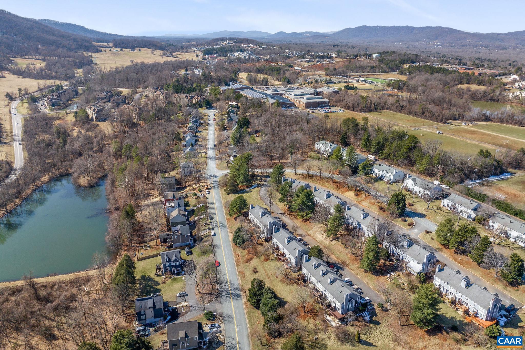 431 MAPLE VIEW CT