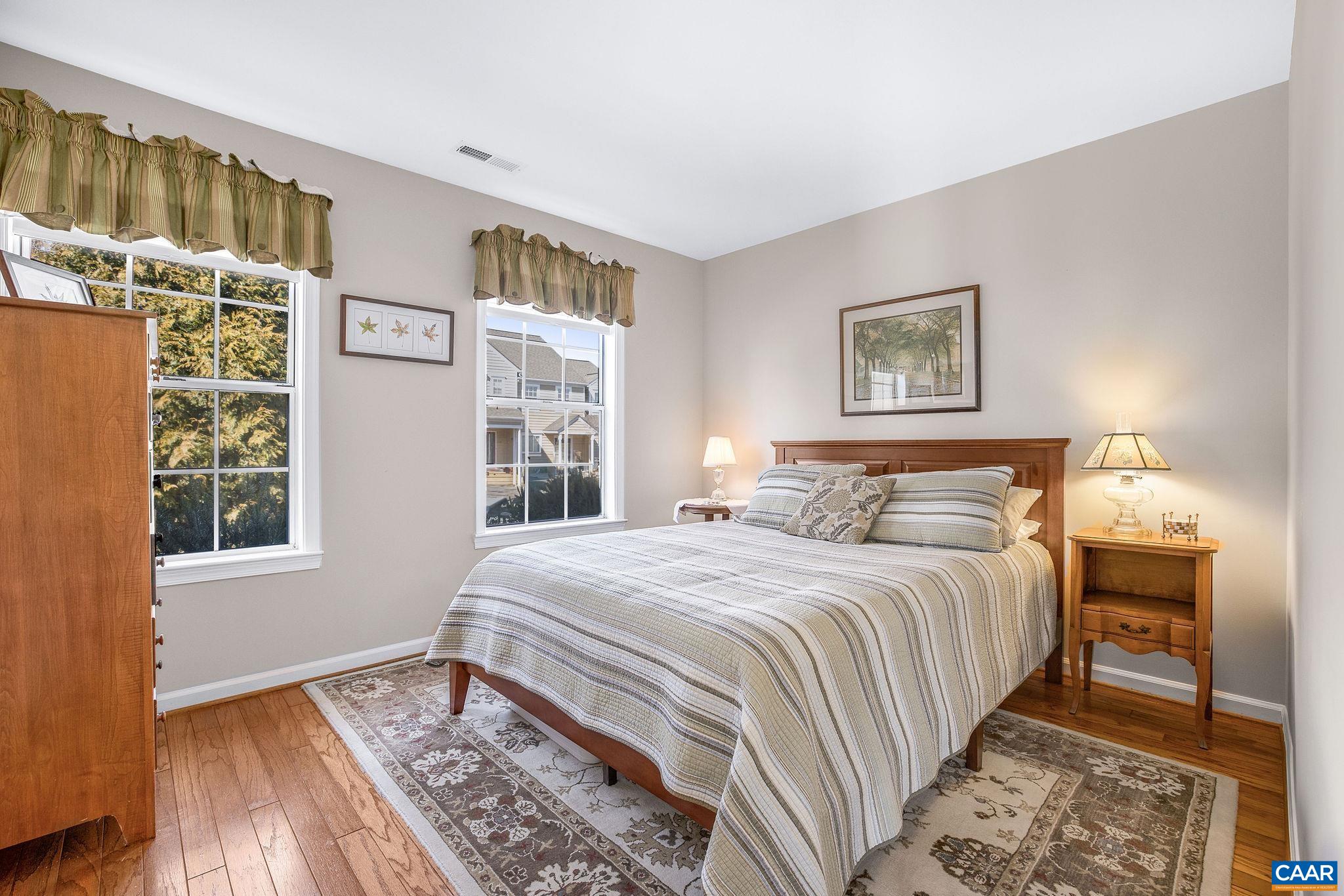 1335 LE PARC TER