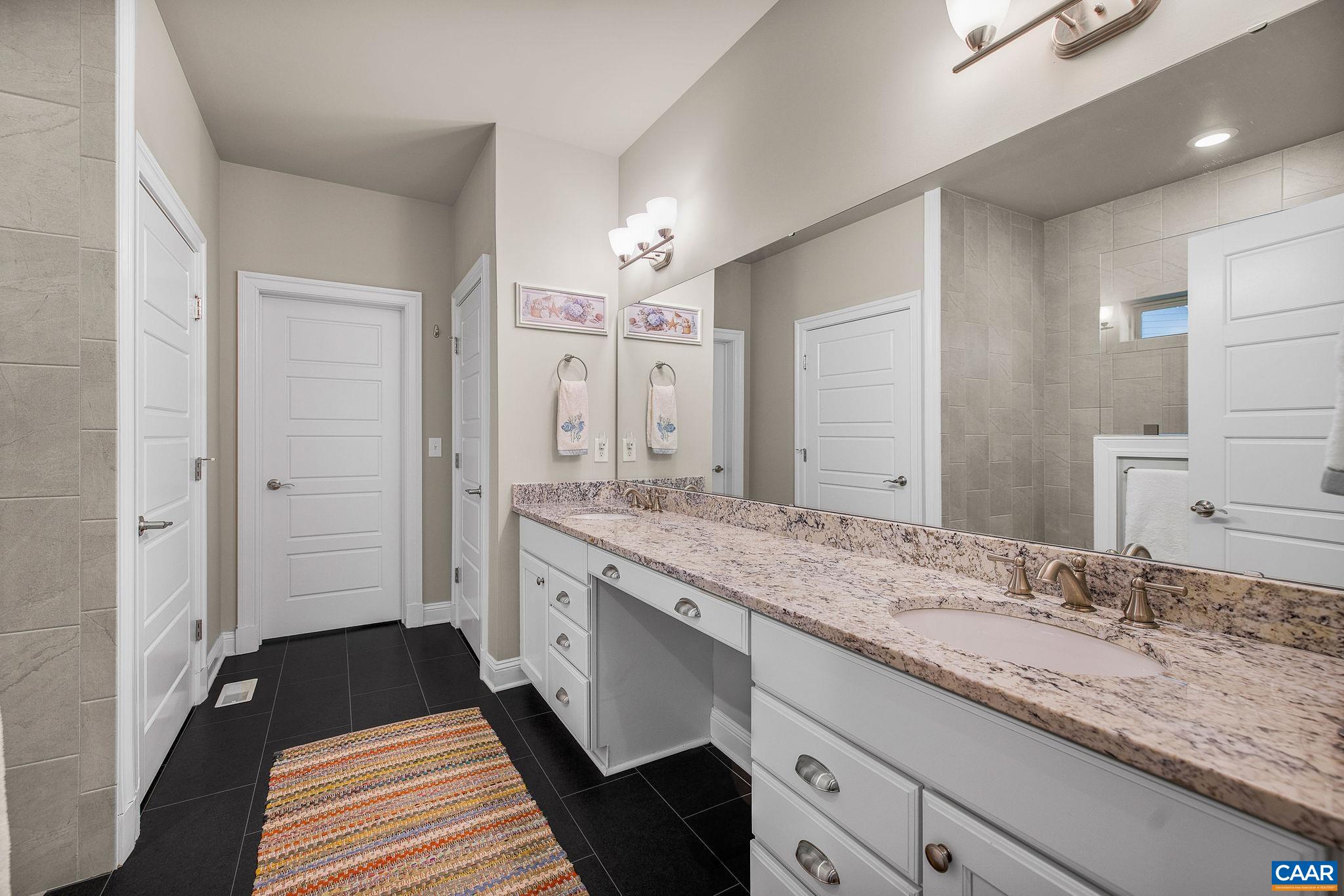 431 FENTON CT