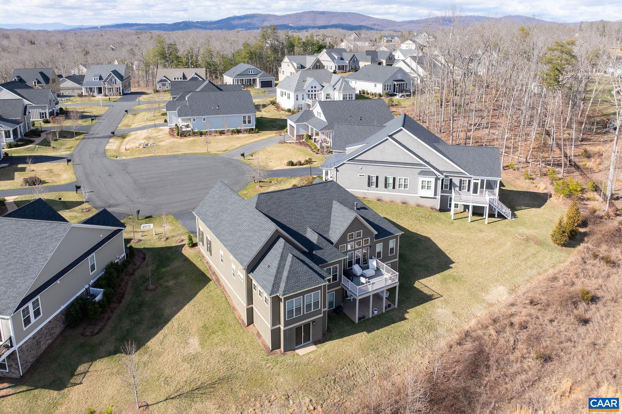 431 FENTON CT