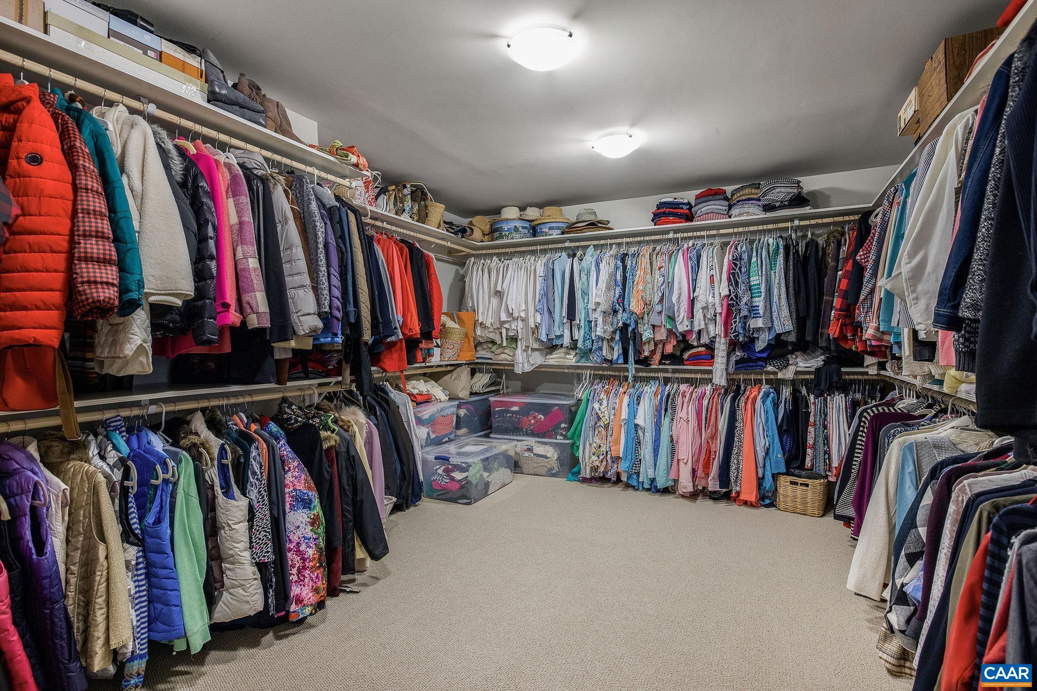 431 FENTON CT