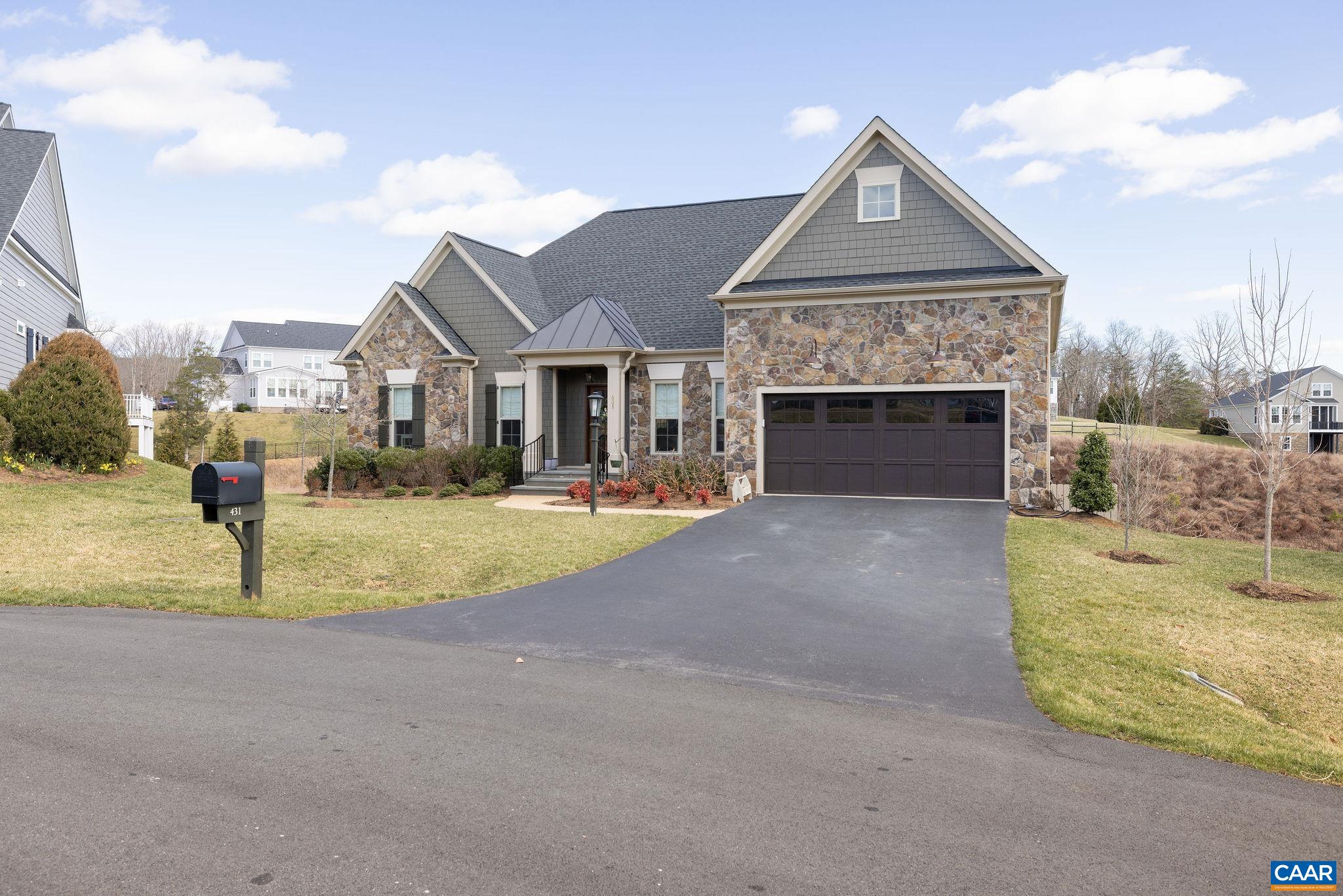 431 FENTON CT
