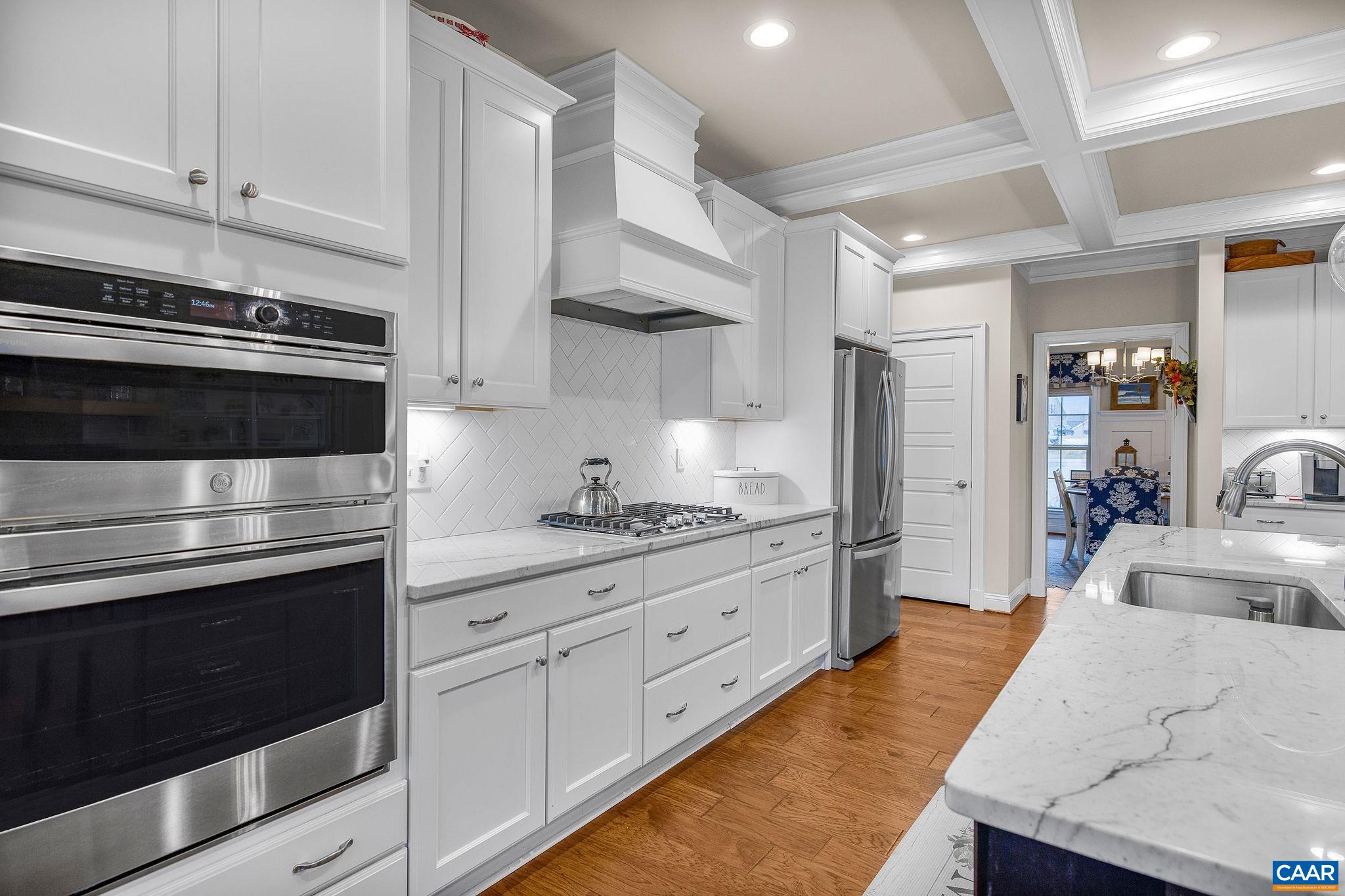 431 FENTON CT