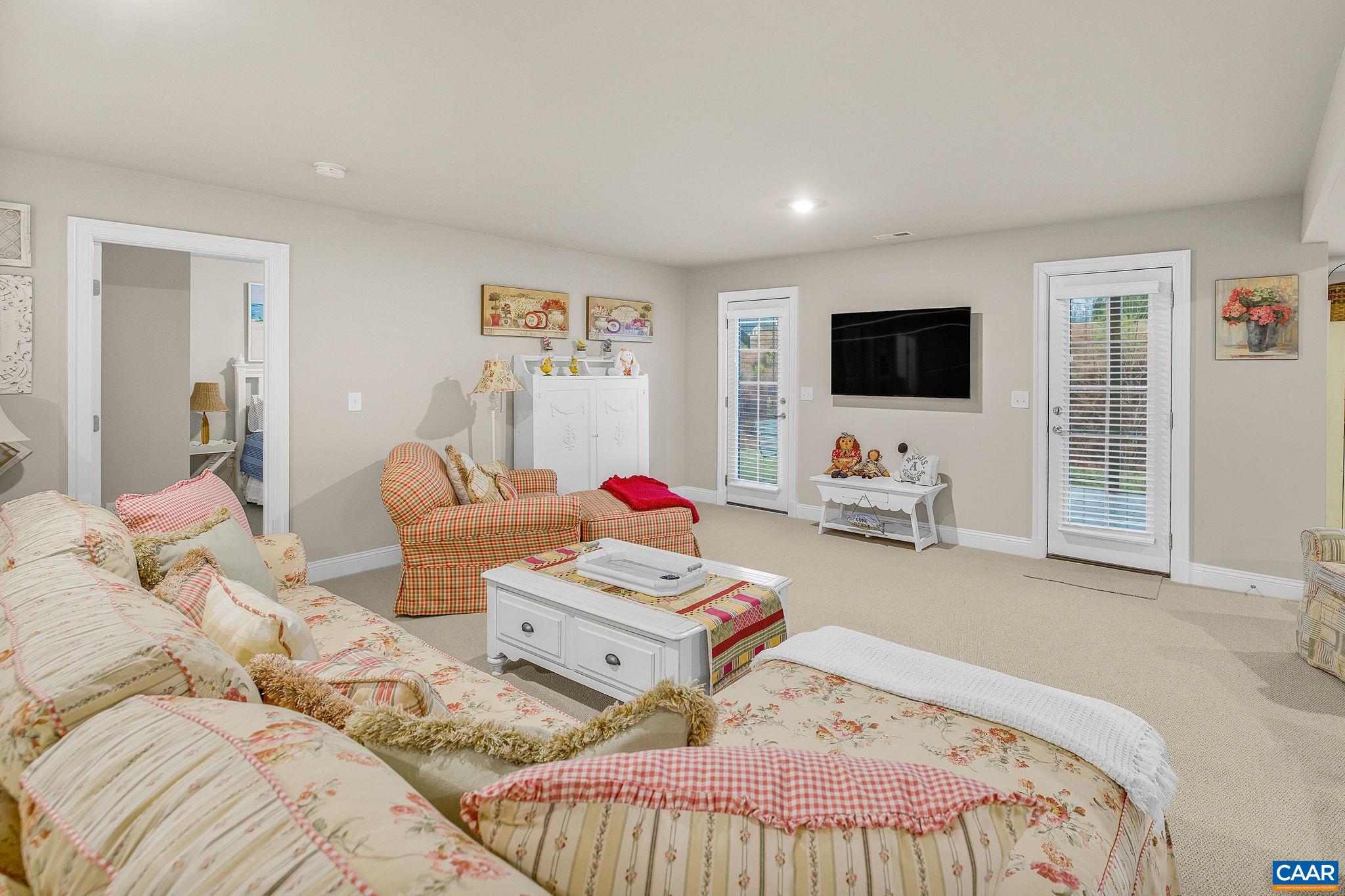 431 FENTON CT