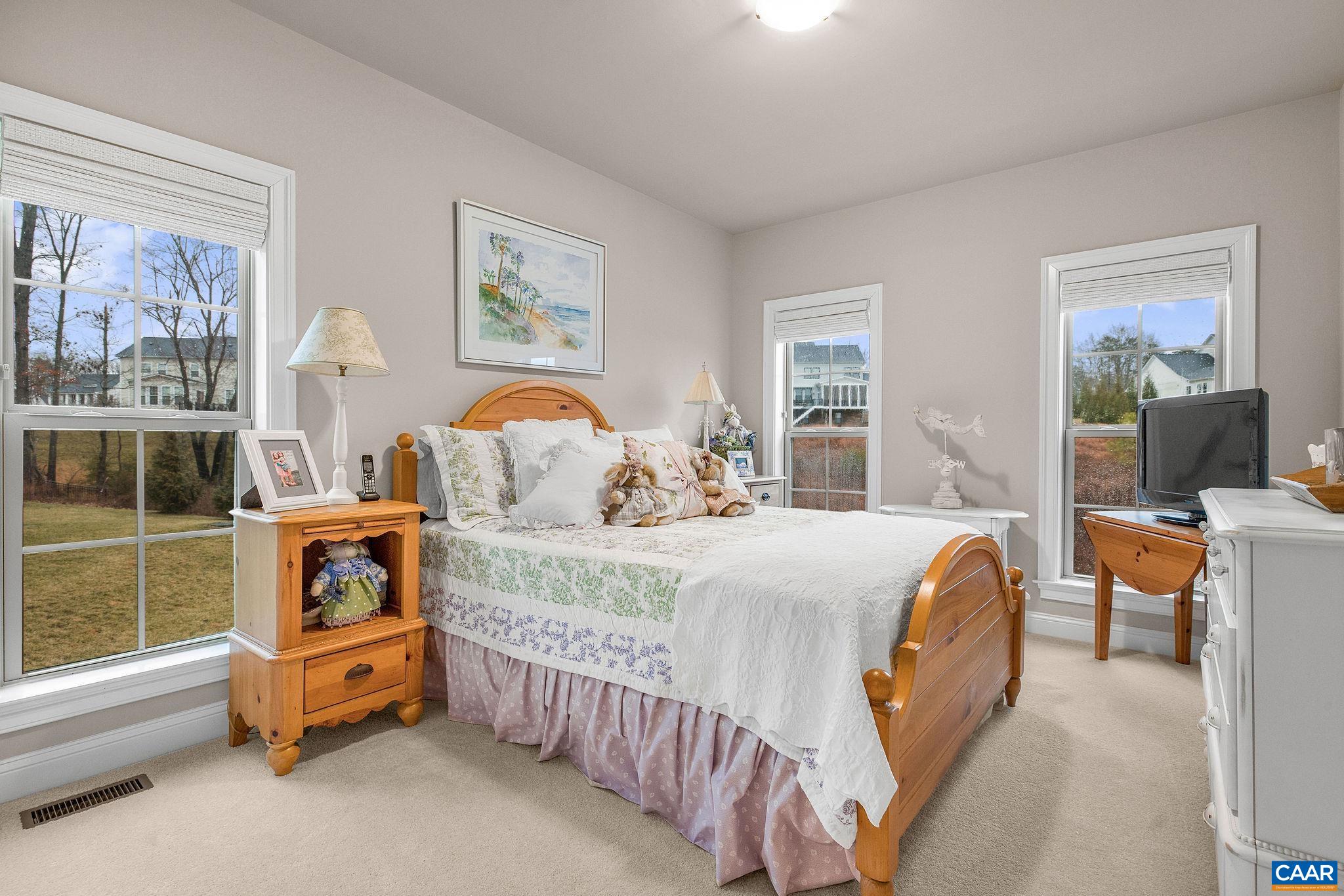 431 FENTON CT