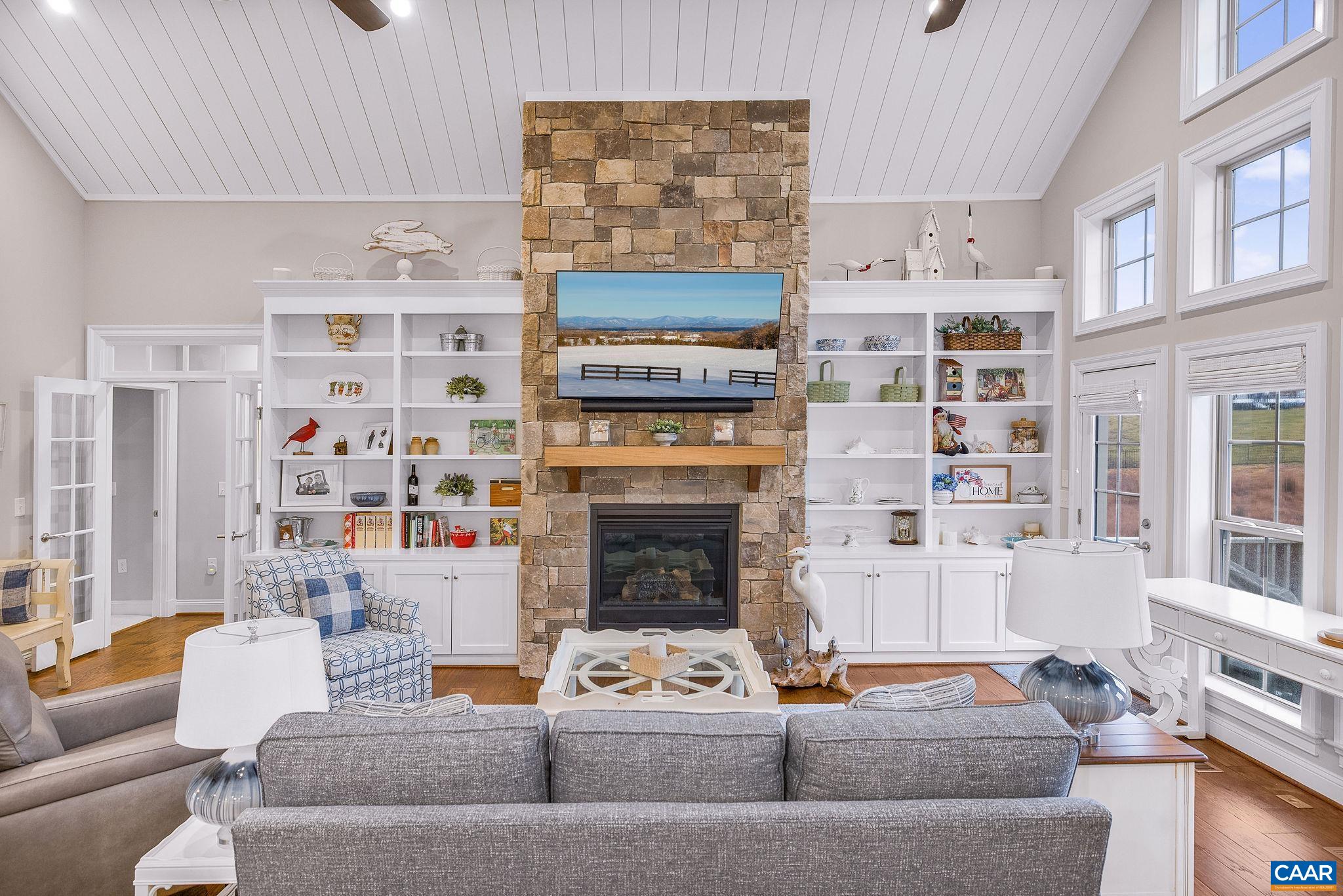 431 FENTON CT