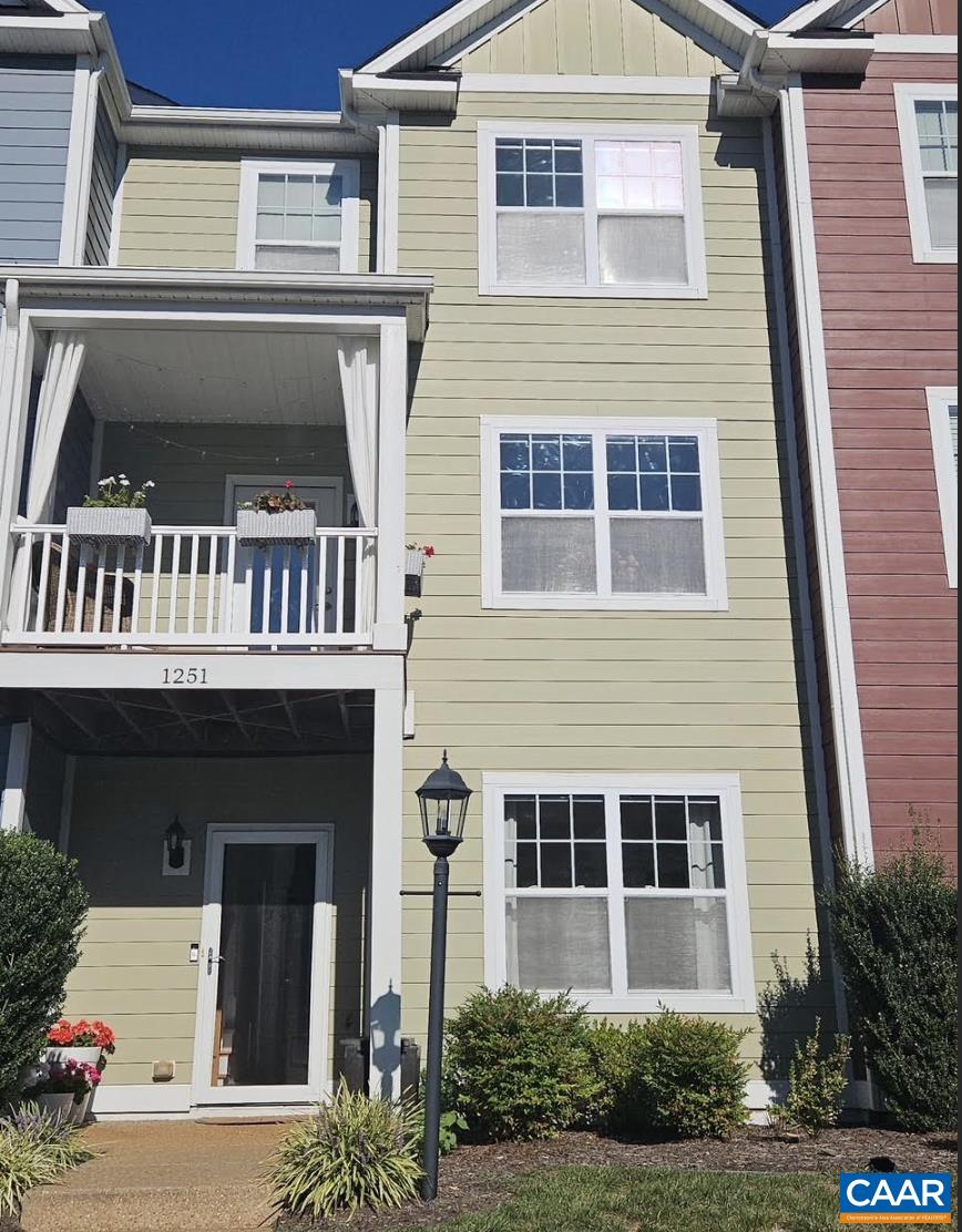 1251 HADEN PL