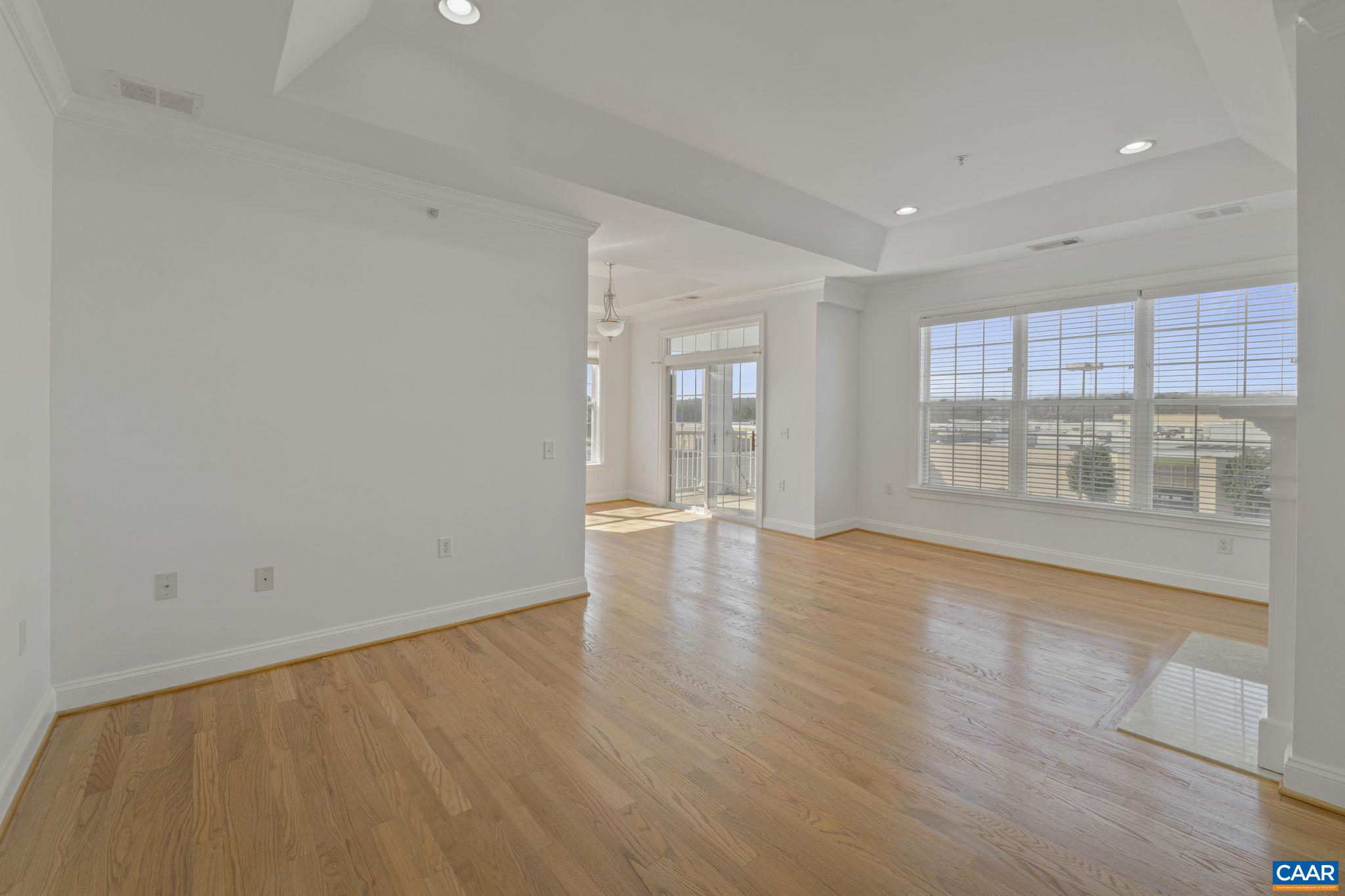 1051 GLENWOOD STATION LN Unit: 405