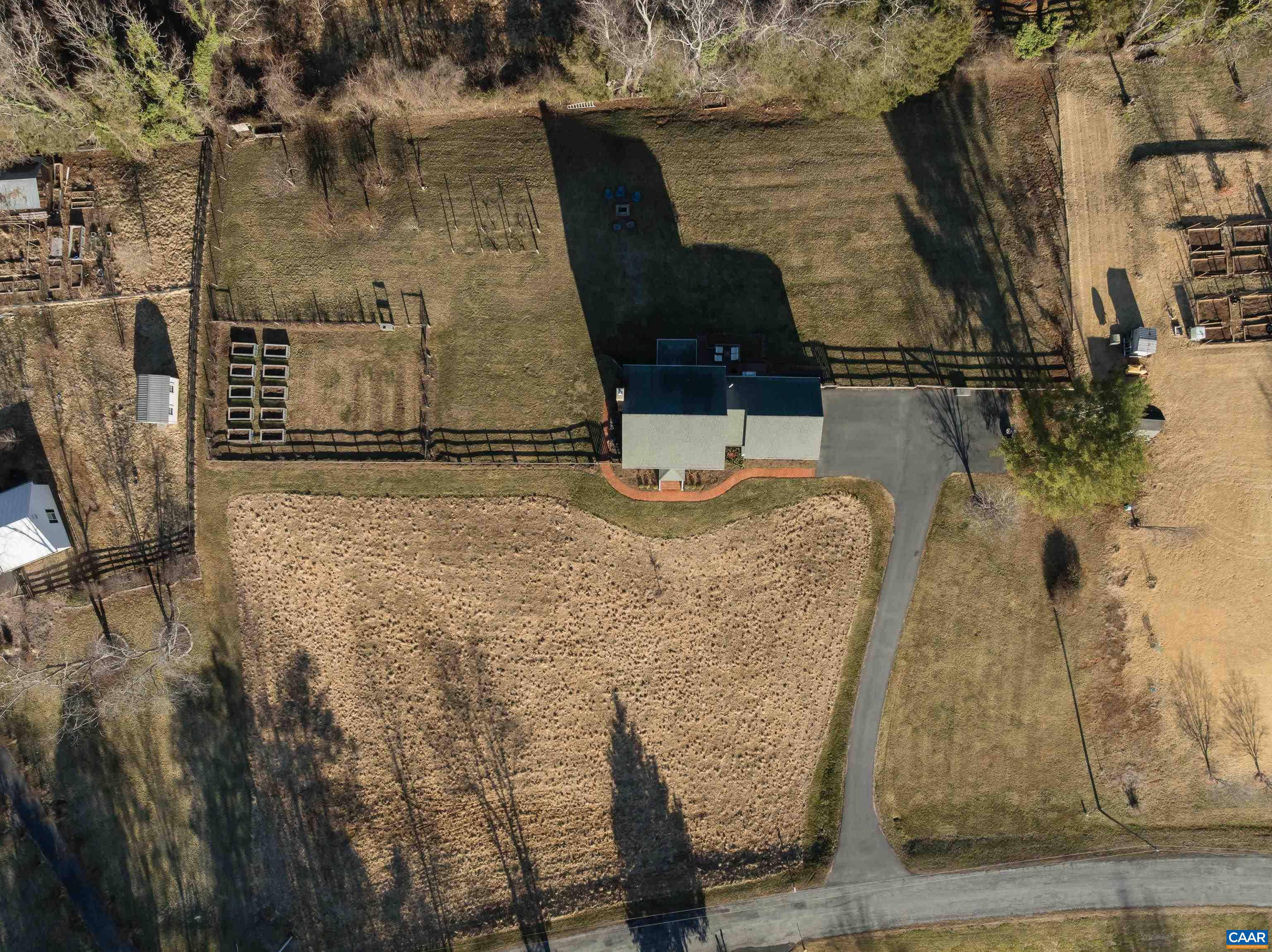 2706 DUNROMIN RD